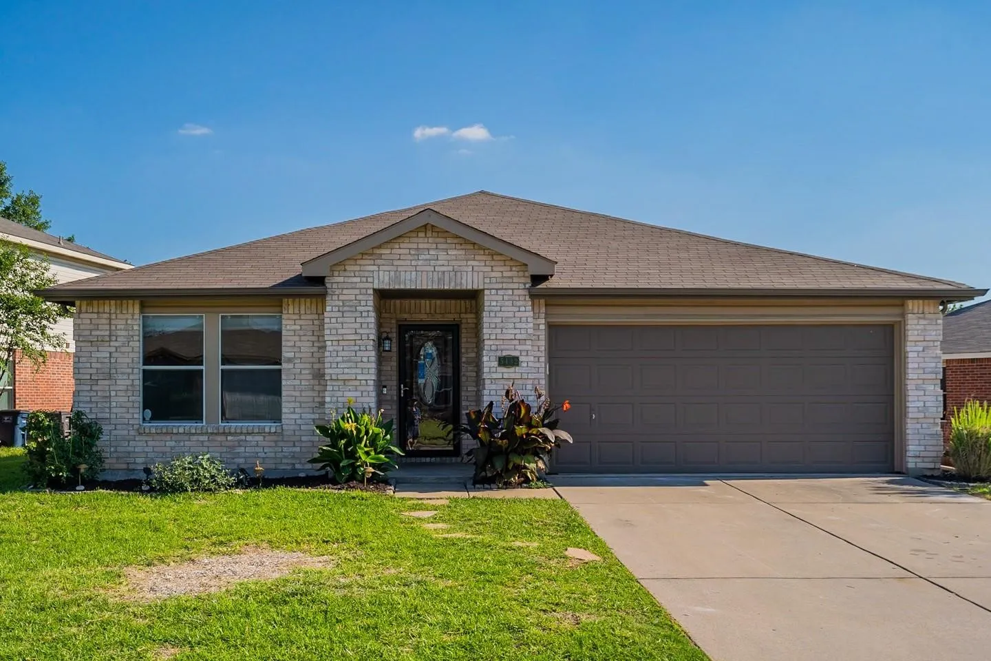 For Sale in Tarrant County , 5432 Camarillo Drive, Fort Worth, Texas 76244, 4 Bedroom, 2 Bathroom, 2 Garage spaces, 2,091 Sqft, built in 2002, mls#21360344, Real Estate Agent in Fort Worth, Homes For Sale in Tarrant county, Homes For Sale in Fort Worth, Realtor in Fort Worth Texas, Real Estate Brokerage Independent Realty Texas, Luminita Cordes Realtor