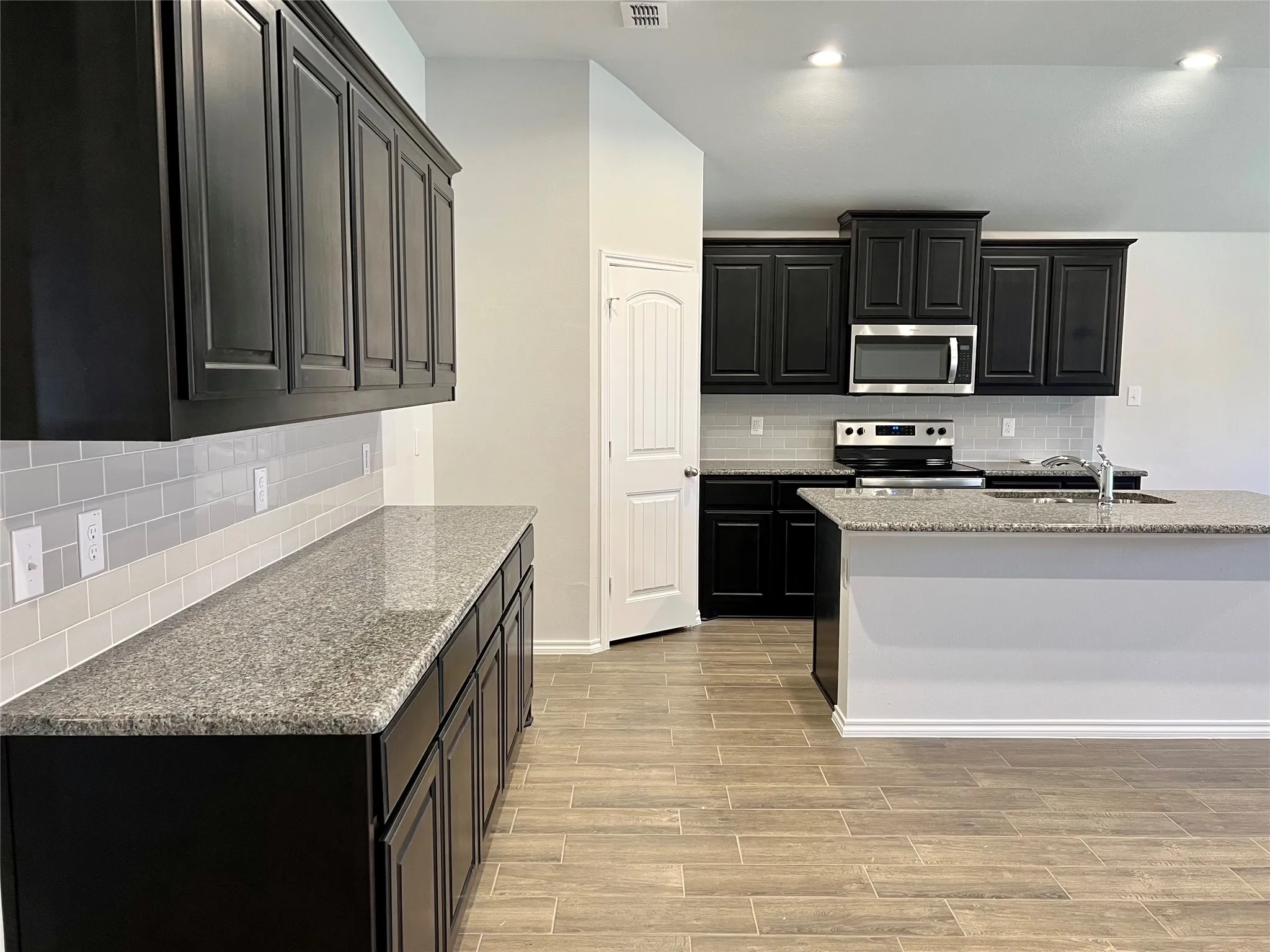Single Family Residence For Rent in Tarrant County , 3504 Tahiti Lane, Fort Worth, Texas 76123, 4 Bedroom, 2 Bathroom, 2 Garage spaces, 1,951 Sqft, built in 2023, mls#21375739, Real Estate Agent in Fort Worth, Homes For Rent in Tarrant county, Homes For Rent in Fort Worth, Realtor in Fort Worth Texas, Real Estate Brokerage Independent Realty Texas, Luminita Cordes Realtor