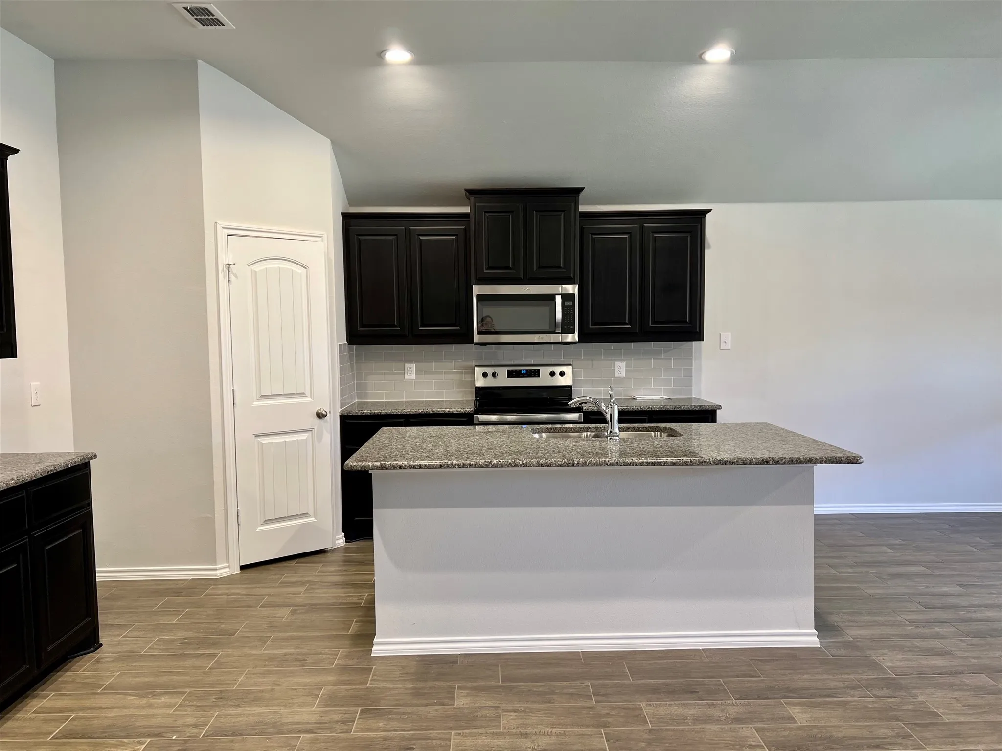 Single Family Residence For Rent in Tarrant County , 3504 Tahiti Lane, Fort Worth, Texas 76123, 4 Bedroom, 2 Bathroom, 2 Garage spaces, 1,951 Sqft, built in 2023, mls#21375739, Real Estate Agent in Fort Worth, Homes For Rent in Tarrant county, Homes For Rent in Fort Worth, Realtor in Fort Worth Texas, Real Estate Brokerage Independent Realty Texas, Luminita Cordes Realtor