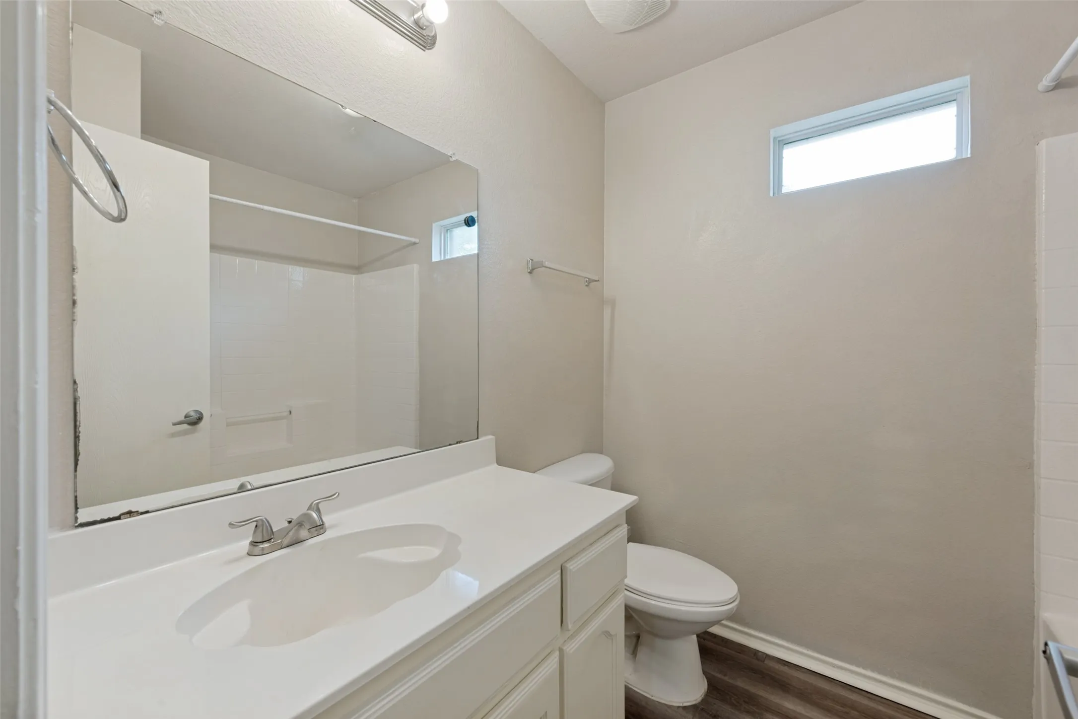 Single Family Residence For Rent in Tarrant County , 1105 Cottonwood Drive, Crowley, Texas 76036, 4 Bedroom, 2 Bathroom, 2 Garage spaces, 1,611 Sqft, built in 2005, mls#21368487, Real Estate Agent in Crowley, Homes For Rent in Tarrant county, Homes For Rent in Crowley, Realtor in Crowley Texas, Real Estate Brokerage Independent Realty Texas, Luminita Cordes Realtor