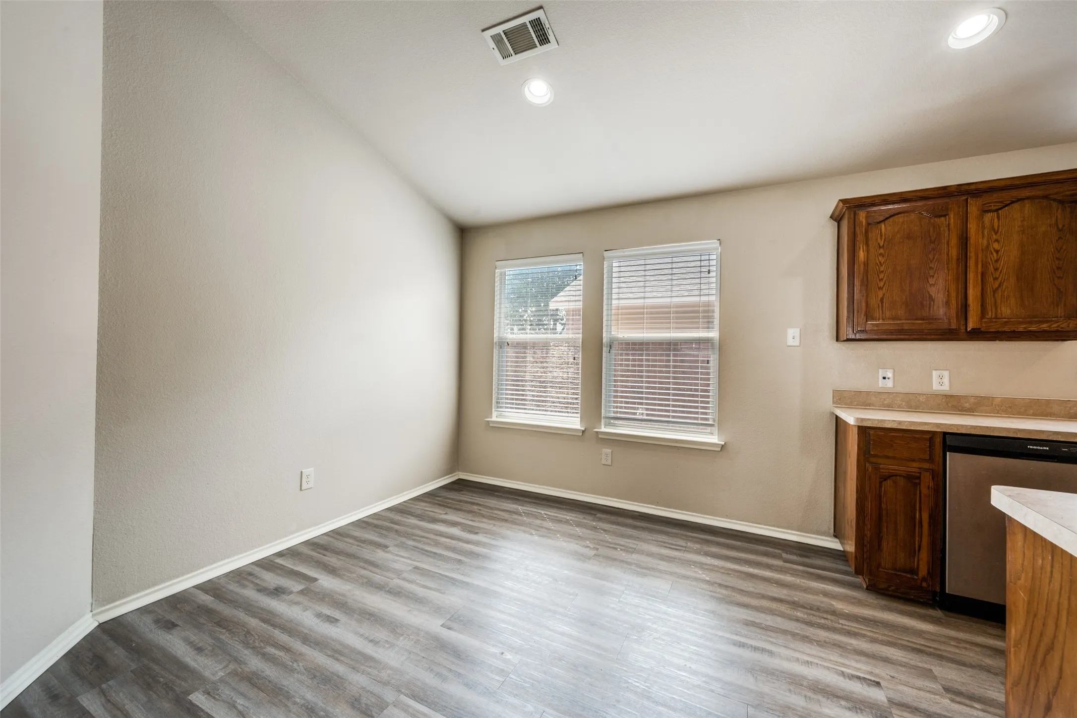 Single Family Residence For Rent in Tarrant County , 1105 Cottonwood Drive, Crowley, Texas 76036, 4 Bedroom, 2 Bathroom, 2 Garage spaces, 1,611 Sqft, built in 2005, mls#21368487, Real Estate Agent in Crowley, Homes For Rent in Tarrant county, Homes For Rent in Crowley, Realtor in Crowley Texas, Real Estate Brokerage Independent Realty Texas, Luminita Cordes Realtor