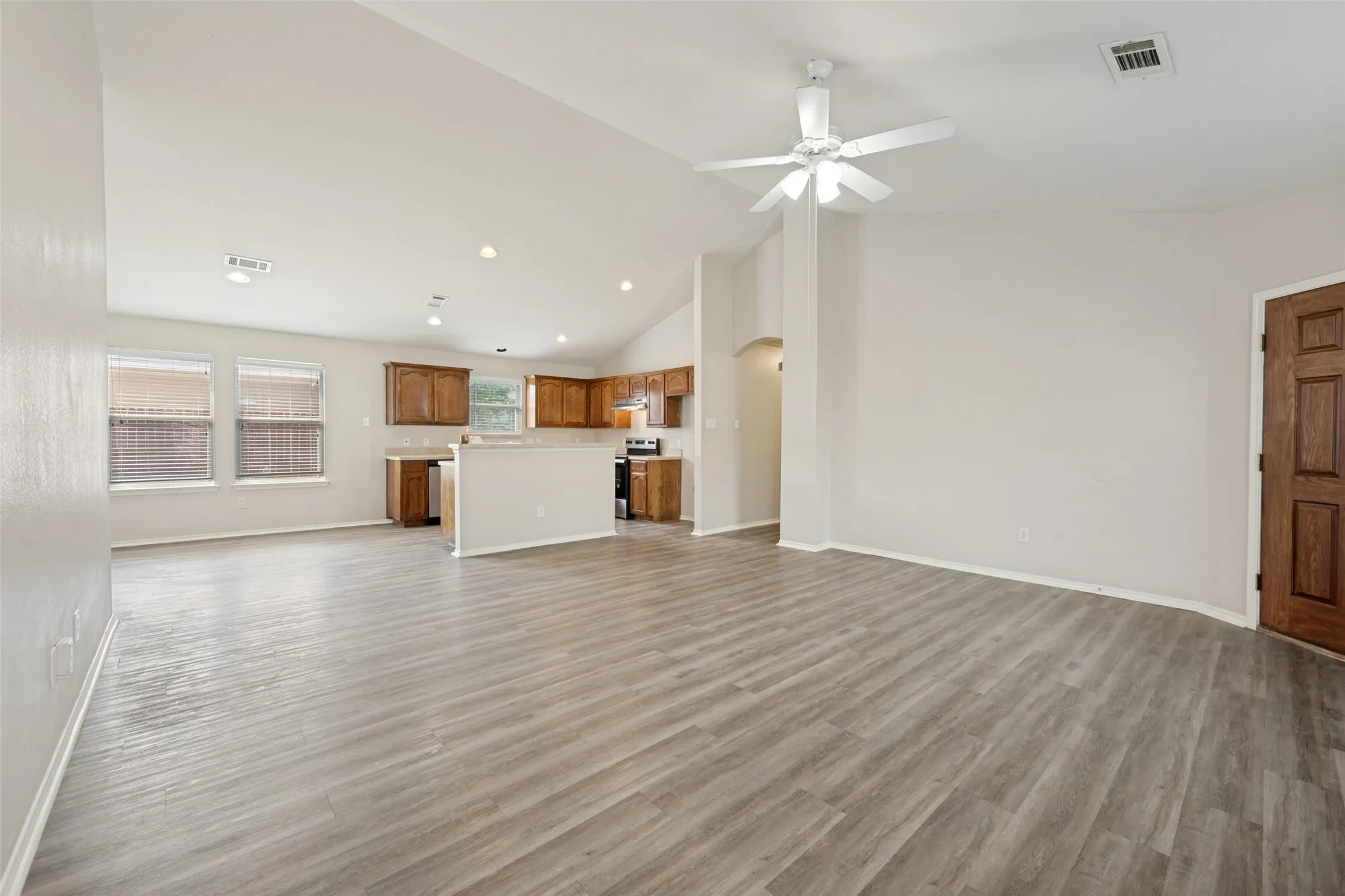 Single Family Residence For Rent in Tarrant County , 1105 Cottonwood Drive, Crowley, Texas 76036, 4 Bedroom, 2 Bathroom, 2 Garage spaces, 1,611 Sqft, built in 2005, mls#21368487, Real Estate Agent in Crowley, Homes For Rent in Tarrant county, Homes For Rent in Crowley, Realtor in Crowley Texas, Real Estate Brokerage Independent Realty Texas, Luminita Cordes Realtor