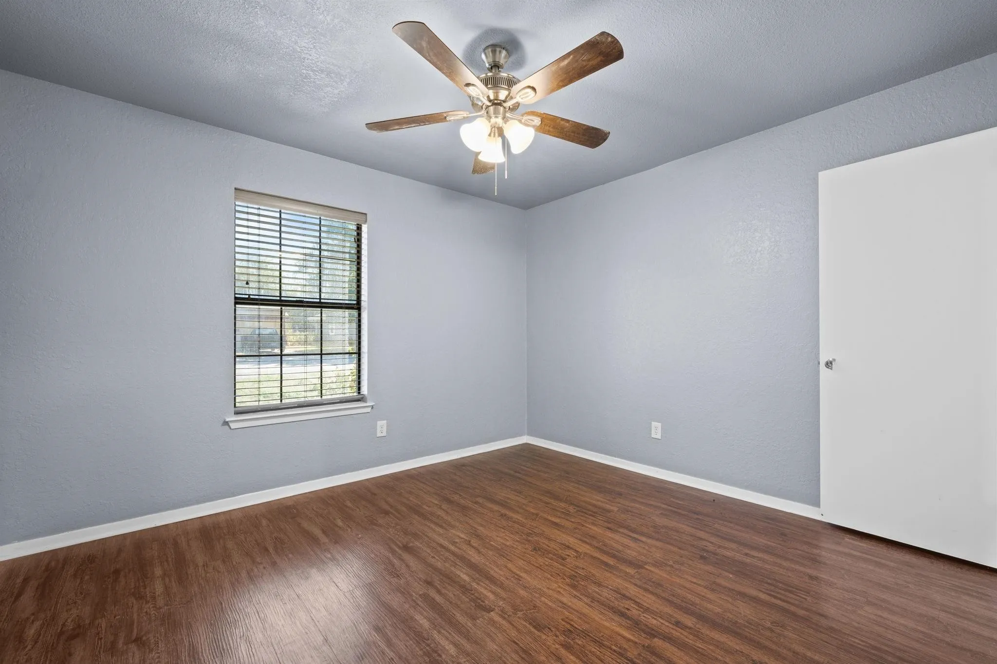 Single Family Residence For Rent in Hood County , 1729 W Doyle Street, Granbury, Texas 76048, 3 Bedroom, 2 Bathroom, 2 Garage spaces, 1,203 Sqft, built in 1985, mls#21375720, Real Estate Agent in Granbury, Homes For Rent in Hood county, Homes For Rent in Granbury, Realtor in Granbury Texas, Real Estate Brokerage Independent Realty Texas, Luminita Cordes Realtor