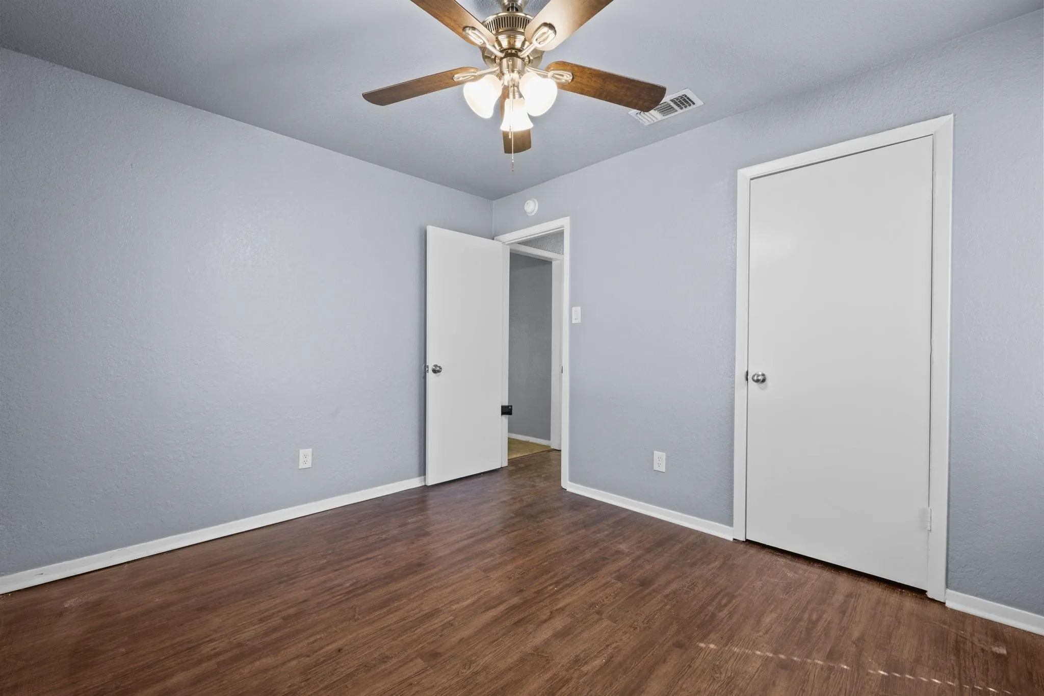 Single Family Residence For Rent in Hood County , 1729 W Doyle Street, Granbury, Texas 76048, 3 Bedroom, 2 Bathroom, 2 Garage spaces, 1,203 Sqft, built in 1985, mls#21375720, Real Estate Agent in Granbury, Homes For Rent in Hood county, Homes For Rent in Granbury, Realtor in Granbury Texas, Real Estate Brokerage Independent Realty Texas, Luminita Cordes Realtor