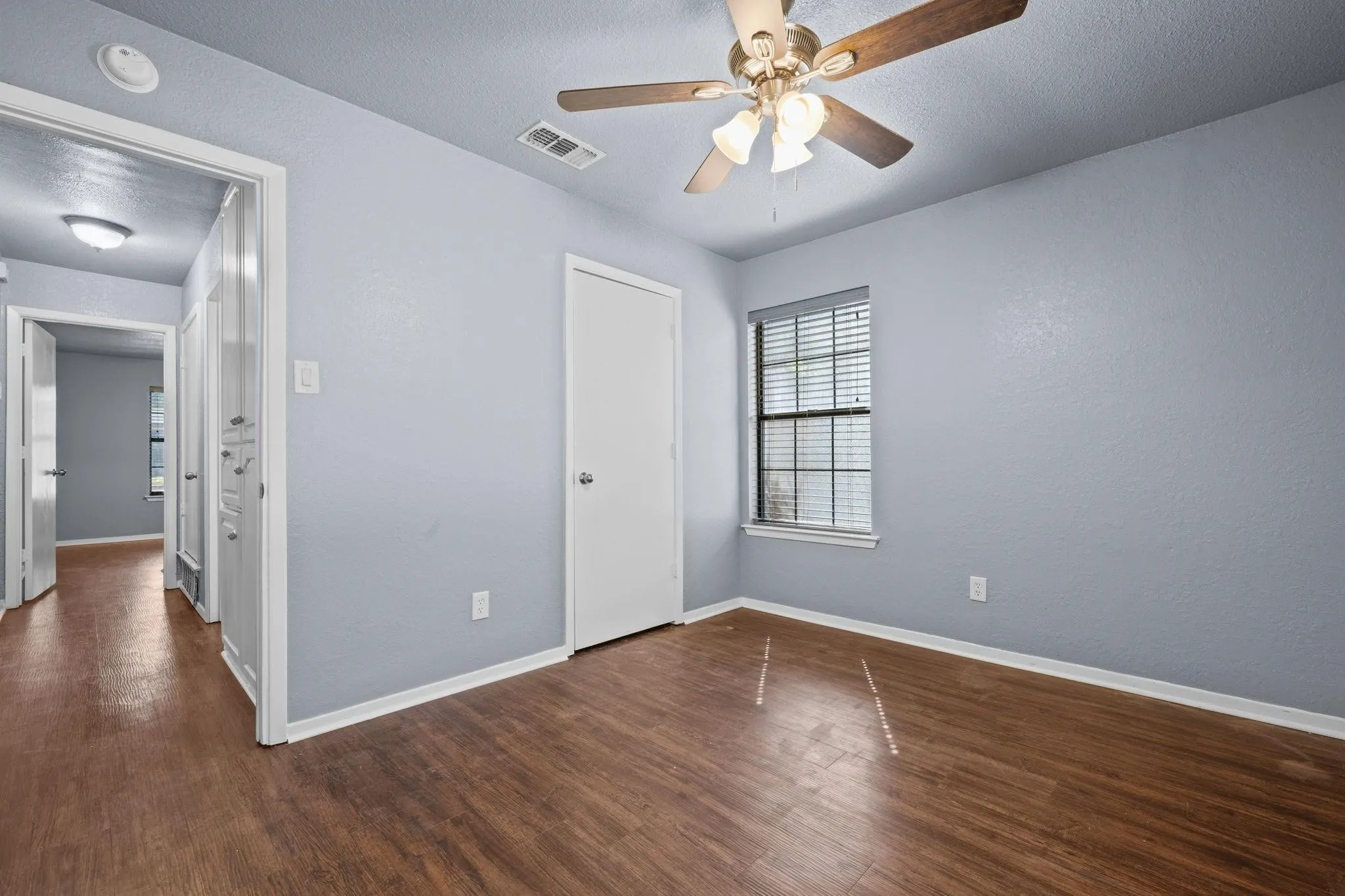 Single Family Residence For Rent in Hood County , 1729 W Doyle Street, Granbury, Texas 76048, 3 Bedroom, 2 Bathroom, 2 Garage spaces, 1,203 Sqft, built in 1985, mls#21375720, Real Estate Agent in Granbury, Homes For Rent in Hood county, Homes For Rent in Granbury, Realtor in Granbury Texas, Real Estate Brokerage Independent Realty Texas, Luminita Cordes Realtor