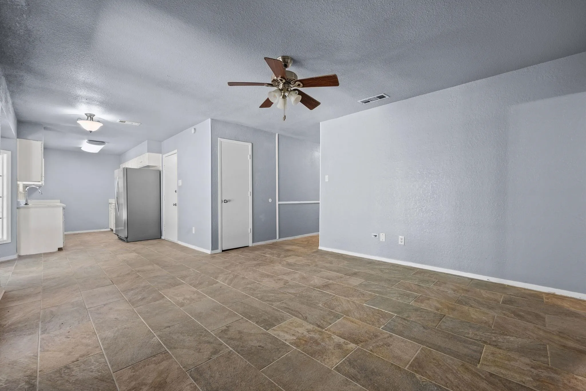 Single Family Residence For Rent in Hood County , 1729 W Doyle Street, Granbury, Texas 76048, 3 Bedroom, 2 Bathroom, 2 Garage spaces, 1,203 Sqft, built in 1985, mls#21375720, Real Estate Agent in Granbury, Homes For Rent in Hood county, Homes For Rent in Granbury, Realtor in Granbury Texas, Real Estate Brokerage Independent Realty Texas, Luminita Cordes Realtor