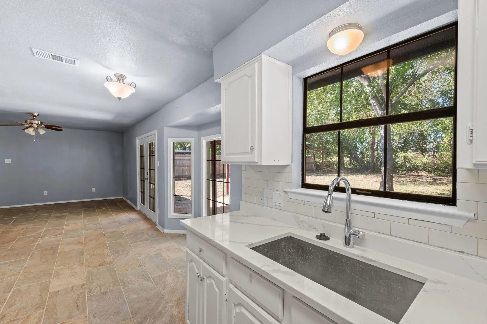 Single Family Residence For Rent in Hood County , 1729 W Doyle Street, Granbury, Texas 76048, 3 Bedroom, 2 Bathroom, 2 Garage spaces, 1,203 Sqft, built in 1985, mls#21375720, Real Estate Agent in Granbury, Homes For Rent in Hood county, Homes For Rent in Granbury, Realtor in Granbury Texas, Real Estate Brokerage Independent Realty Texas, Luminita Cordes Realtor