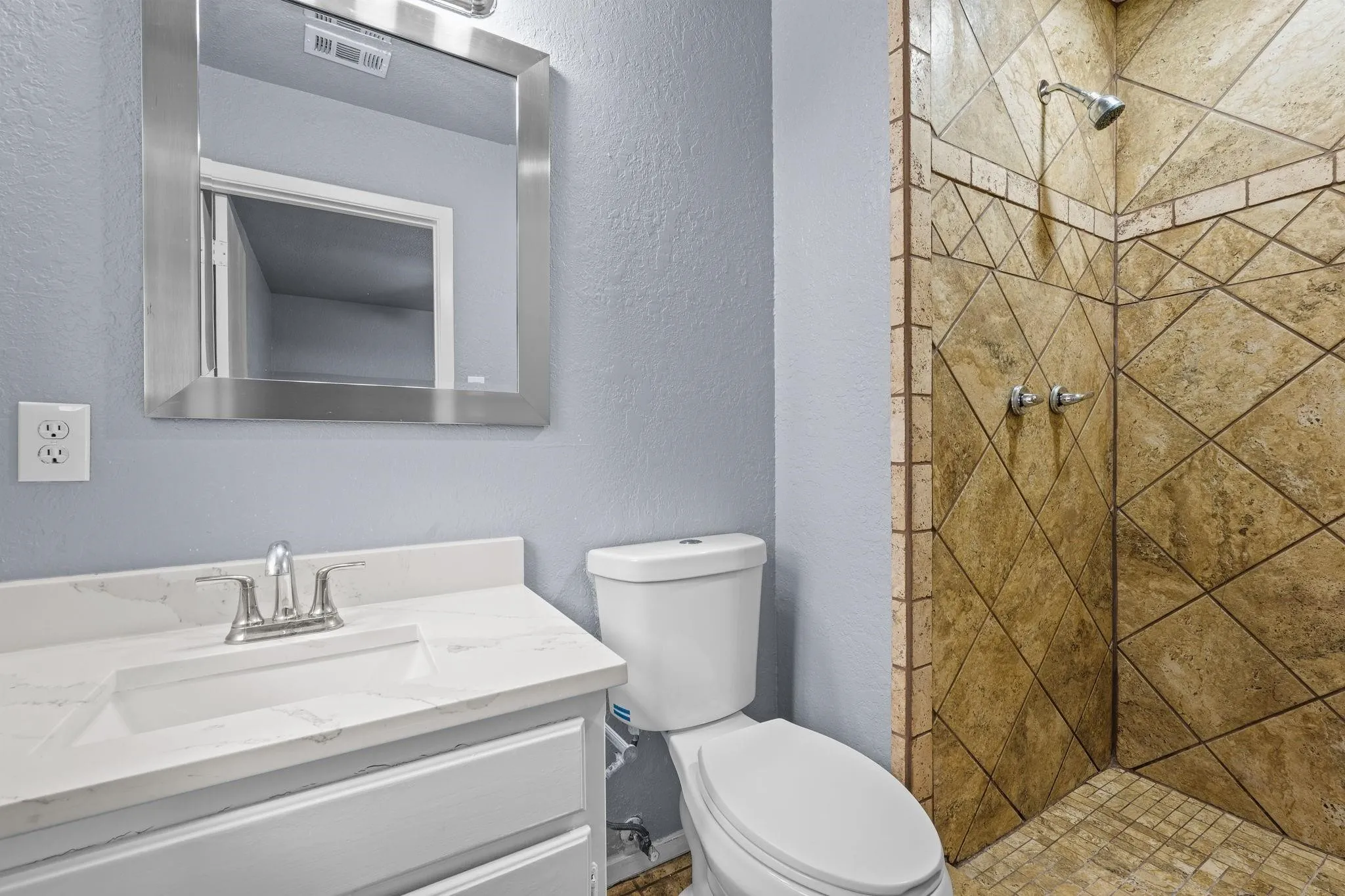 Single Family Residence For Rent in Hood County , 1729 W Doyle Street, Granbury, Texas 76048, 3 Bedroom, 2 Bathroom, 2 Garage spaces, 1,203 Sqft, built in 1985, mls#21375720, Real Estate Agent in Granbury, Homes For Rent in Hood county, Homes For Rent in Granbury, Realtor in Granbury Texas, Real Estate Brokerage Independent Realty Texas, Luminita Cordes Realtor