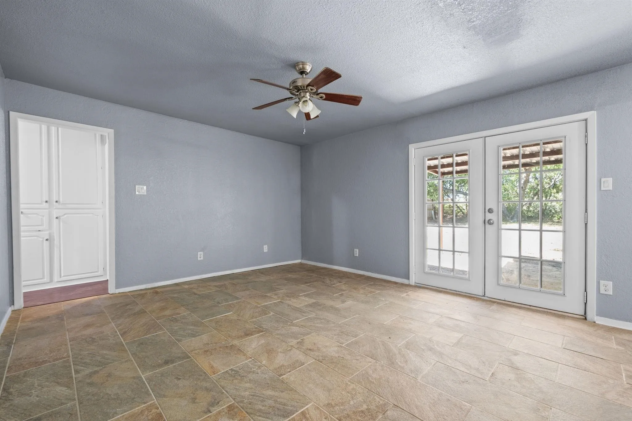 Single Family Residence For Rent in Hood County , 1729 W Doyle Street, Granbury, Texas 76048, 3 Bedroom, 2 Bathroom, 2 Garage spaces, 1,203 Sqft, built in 1985, mls#21375720, Real Estate Agent in Granbury, Homes For Rent in Hood county, Homes For Rent in Granbury, Realtor in Granbury Texas, Real Estate Brokerage Independent Realty Texas, Luminita Cordes Realtor