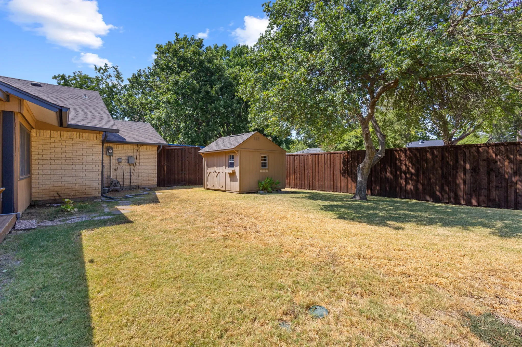 Single Family Residence For Sale in Collin County , 3309 E Park Boulevard, Plano, Texas 75074, 4 Bedroom, 3 Bathroom, 2 Garage spaces, 2,412 Sqft, built in 1976, mls#21375732, Real Estate Agent in Plano, Homes For Sale in Collin county, Homes For Sale in Plano, Realtor in Plano Texas, Real Estate Brokerage Independent Realty Texas, Luminita Cordes Realtor