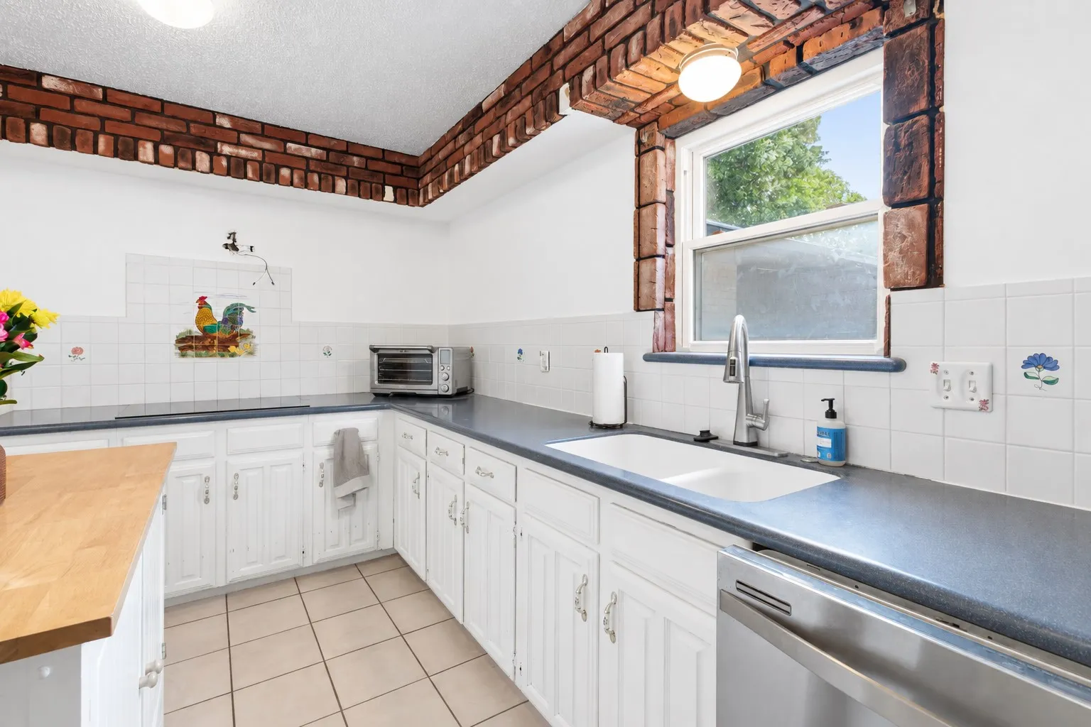 Single Family Residence For Sale in Collin County , 3309 E Park Boulevard, Plano, Texas 75074, 4 Bedroom, 3 Bathroom, 2 Garage spaces, 2,412 Sqft, built in 1976, mls#21375732, Real Estate Agent in Plano, Homes For Sale in Collin county, Homes For Sale in Plano, Realtor in Plano Texas, Real Estate Brokerage Independent Realty Texas, Luminita Cordes Realtor