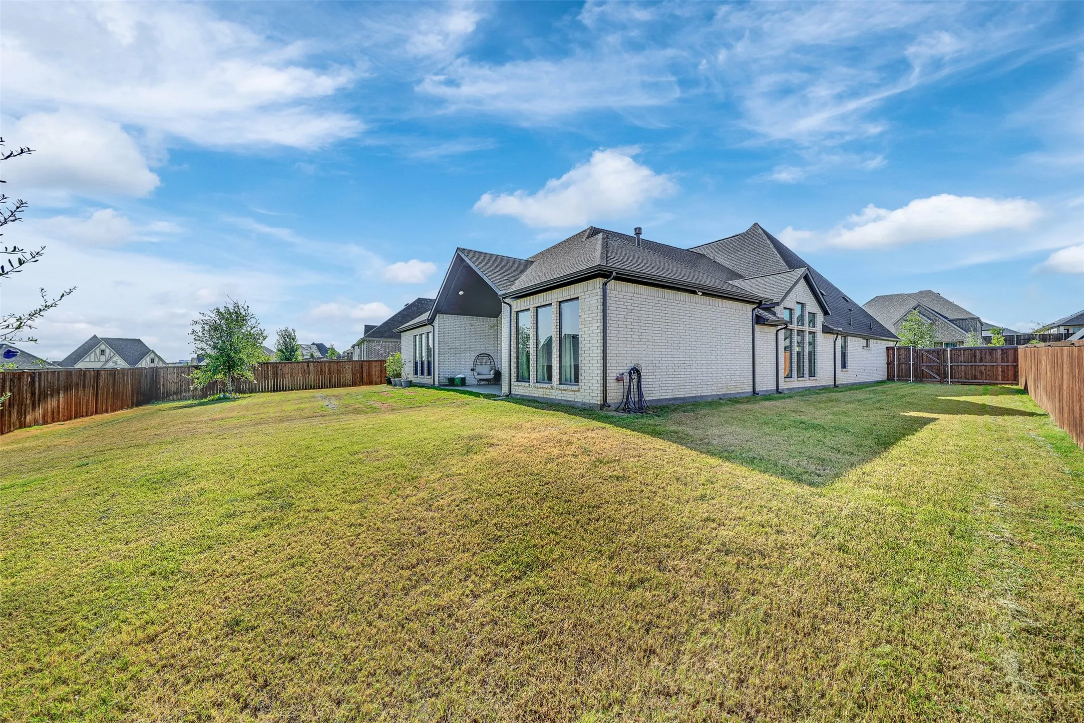 Single Family Residence For Sale in Tarrant County , 531 Syracuse Street, Haslet, Texas 76052, 4 Bedroom, 4 Bathroom, 3 Garage spaces, 3,582 Sqft, built in 2023, mls#21375749, Real Estate Agent in Haslet, Homes For Sale in Tarrant county, Homes For Sale in Haslet, Realtor in Haslet Texas, Real Estate Brokerage Independent Realty Texas, Luminita Cordes Realtor