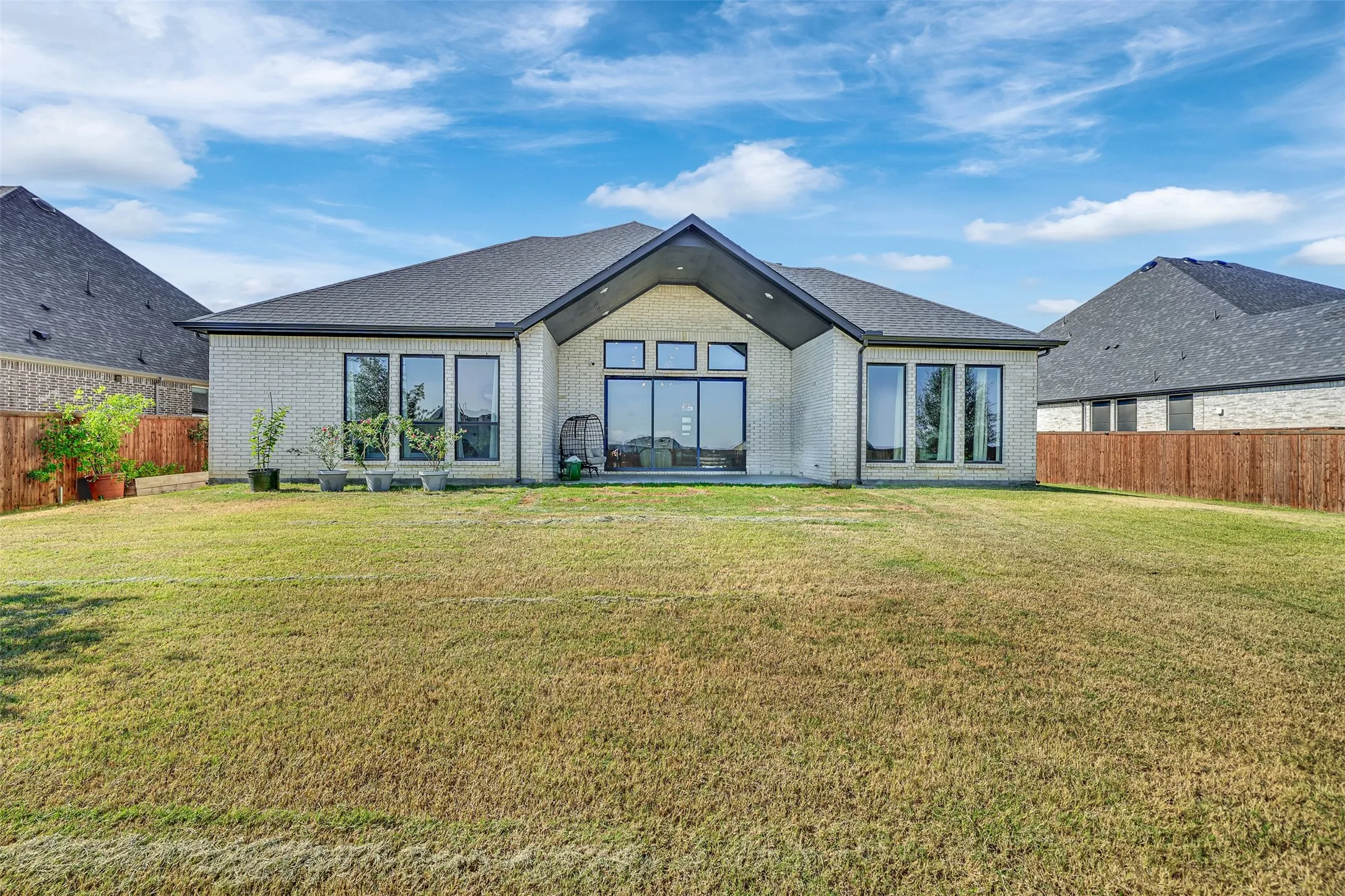 Single Family Residence For Sale in Tarrant County , 531 Syracuse Street, Haslet, Texas 76052, 4 Bedroom, 4 Bathroom, 3 Garage spaces, 3,582 Sqft, built in 2023, mls#21375749, Real Estate Agent in Haslet, Homes For Sale in Tarrant county, Homes For Sale in Haslet, Realtor in Haslet Texas, Real Estate Brokerage Independent Realty Texas, Luminita Cordes Realtor
