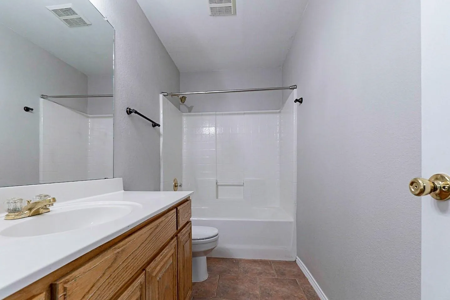 For Sale in Tarrant County , 8741 Lariat Circle, Fort Worth, Texas 76244, 3 Bedroom, 2 Bathroom, 2 Garage spaces, 0 Sqft, built in 2002, mls#21359392, Real Estate Agent in Fort Worth, Homes For Sale in Tarrant county, Homes For Sale in Fort Worth, Realtor in Fort Worth Texas, Real Estate Brokerage Independent Realty Texas, Luminita Cordes Realtor