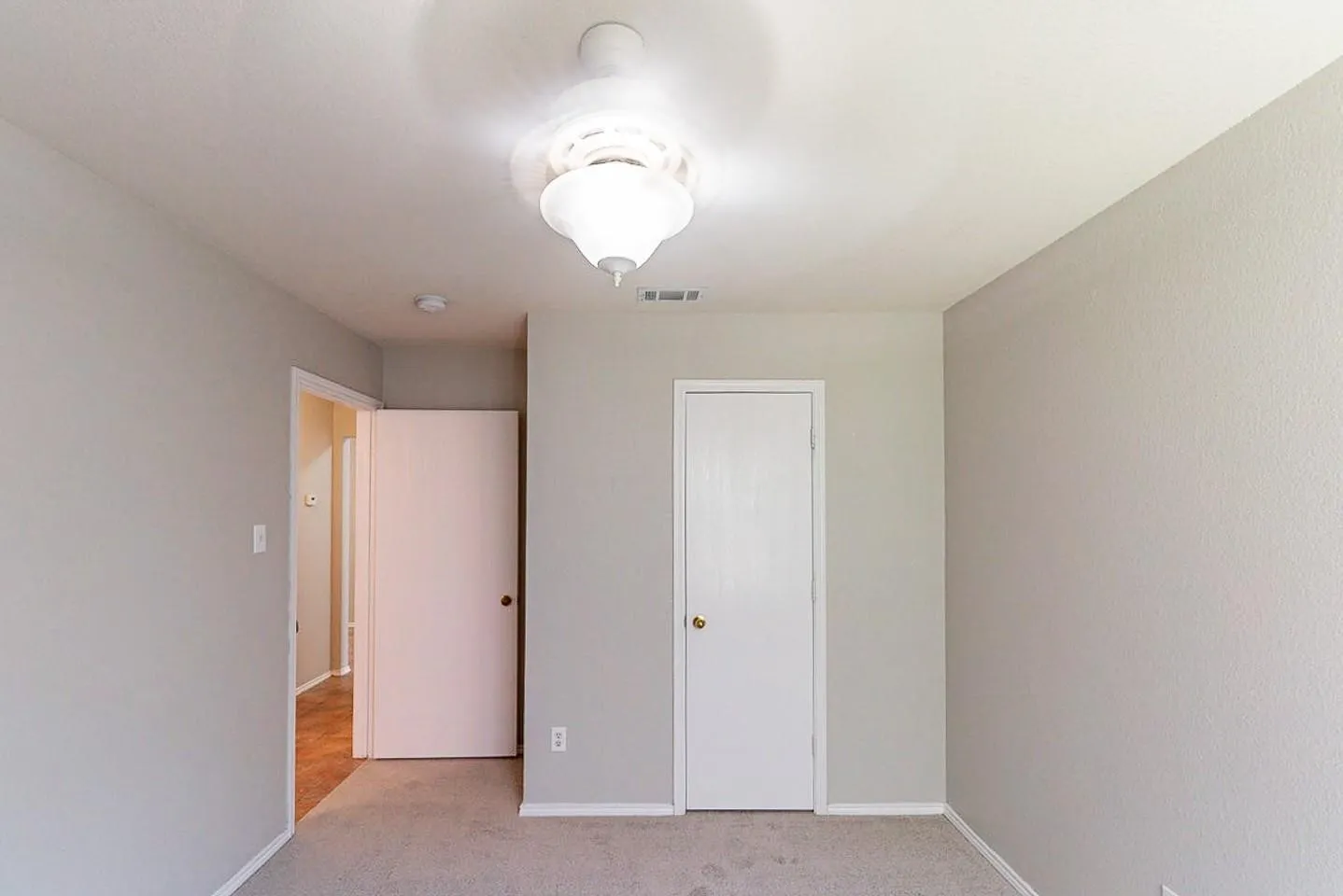 For Sale in Tarrant County , 8741 Lariat Circle, Fort Worth, Texas 76244, 3 Bedroom, 2 Bathroom, 2 Garage spaces, 0 Sqft, built in 2002, mls#21359392, Real Estate Agent in Fort Worth, Homes For Sale in Tarrant county, Homes For Sale in Fort Worth, Realtor in Fort Worth Texas, Real Estate Brokerage Independent Realty Texas, Luminita Cordes Realtor