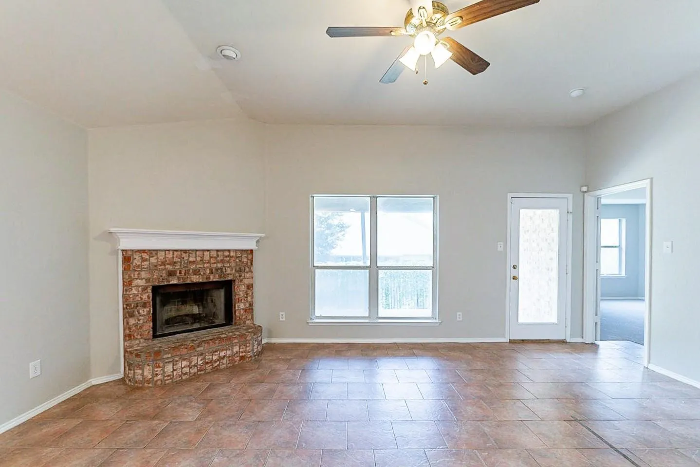 For Sale in Tarrant County , 8741 Lariat Circle, Fort Worth, Texas 76244, 3 Bedroom, 2 Bathroom, 2 Garage spaces, 0 Sqft, built in 2002, mls#21359392, Real Estate Agent in Fort Worth, Homes For Sale in Tarrant county, Homes For Sale in Fort Worth, Realtor in Fort Worth Texas, Real Estate Brokerage Independent Realty Texas, Luminita Cordes Realtor