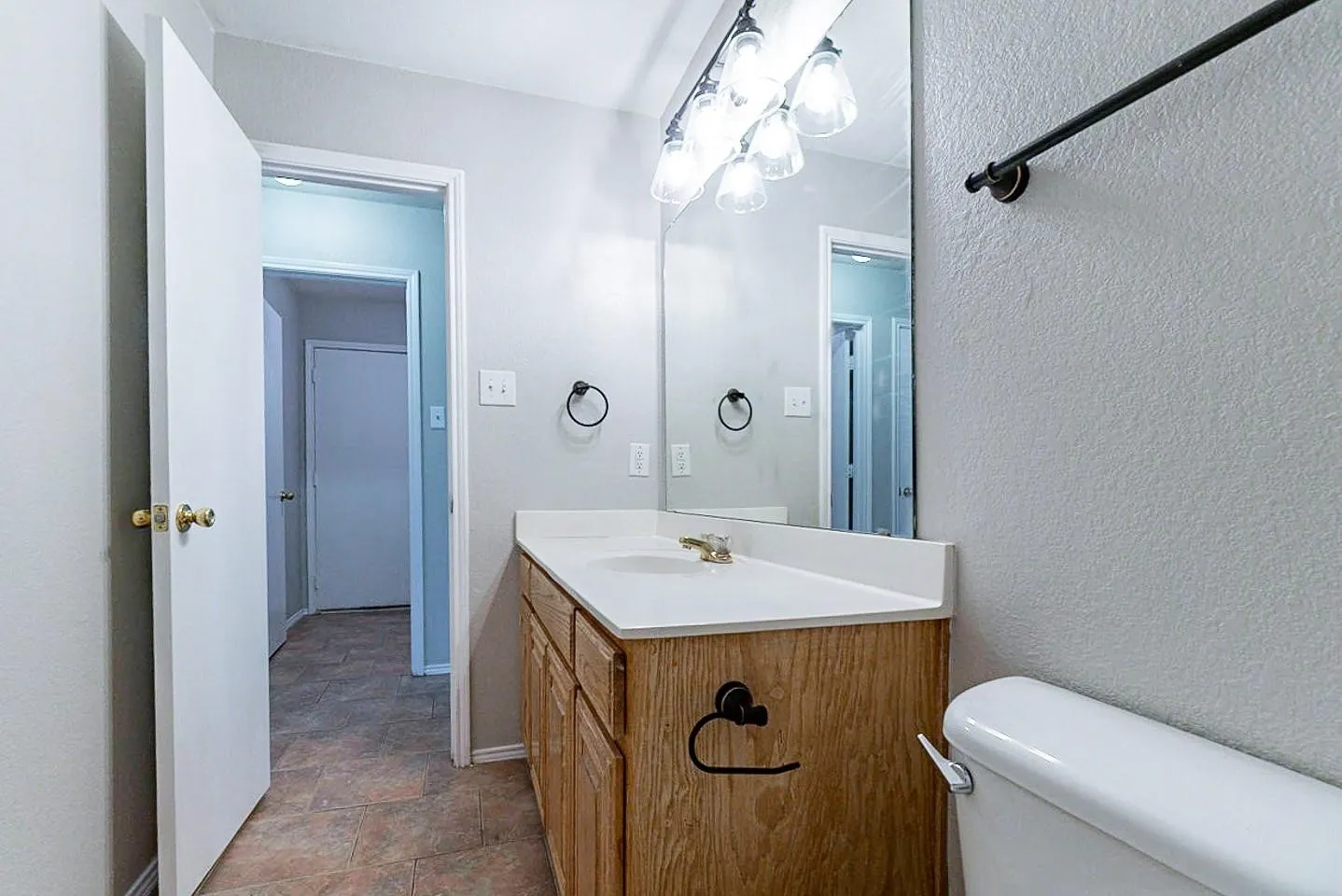 For Sale in Tarrant County , 8741 Lariat Circle, Fort Worth, Texas 76244, 3 Bedroom, 2 Bathroom, 2 Garage spaces, 0 Sqft, built in 2002, mls#21359392, Real Estate Agent in Fort Worth, Homes For Sale in Tarrant county, Homes For Sale in Fort Worth, Realtor in Fort Worth Texas, Real Estate Brokerage Independent Realty Texas, Luminita Cordes Realtor