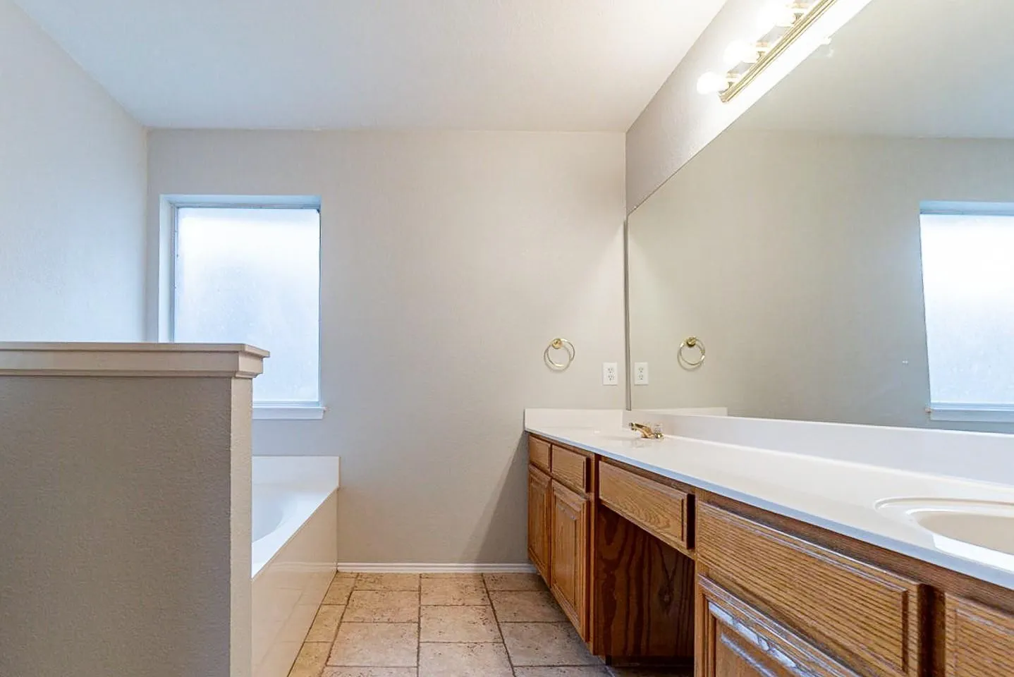 For Sale in Tarrant County , 8741 Lariat Circle, Fort Worth, Texas 76244, 3 Bedroom, 2 Bathroom, 2 Garage spaces, 0 Sqft, built in 2002, mls#21359392, Real Estate Agent in Fort Worth, Homes For Sale in Tarrant county, Homes For Sale in Fort Worth, Realtor in Fort Worth Texas, Real Estate Brokerage Independent Realty Texas, Luminita Cordes Realtor