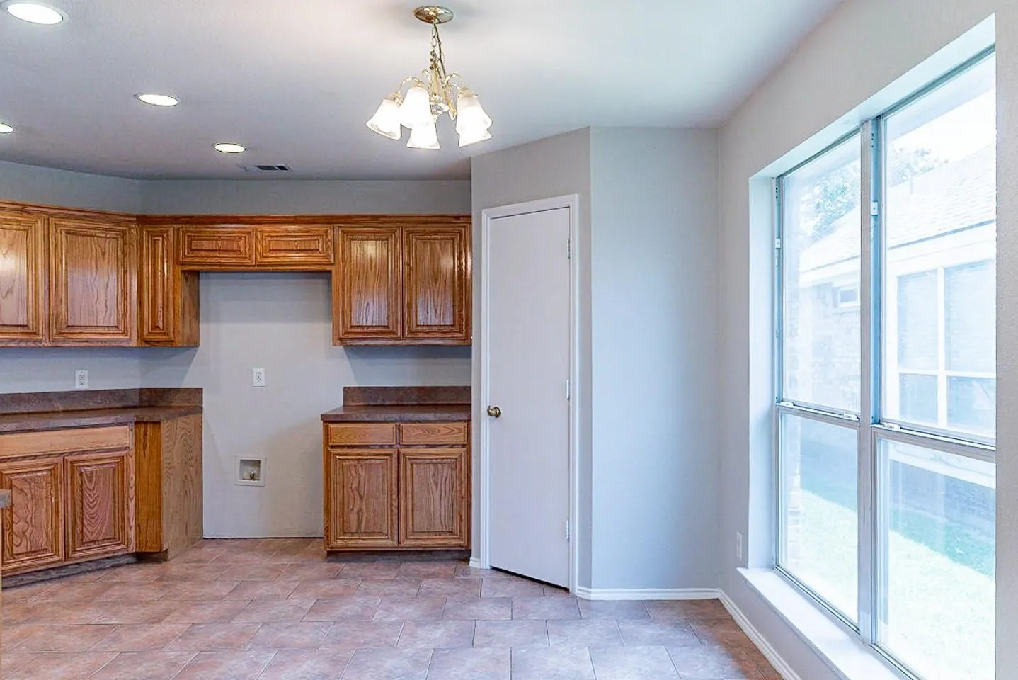For Sale in Tarrant County , 8741 Lariat Circle, Fort Worth, Texas 76244, 3 Bedroom, 2 Bathroom, 2 Garage spaces, 0 Sqft, built in 2002, mls#21359392, Real Estate Agent in Fort Worth, Homes For Sale in Tarrant county, Homes For Sale in Fort Worth, Realtor in Fort Worth Texas, Real Estate Brokerage Independent Realty Texas, Luminita Cordes Realtor