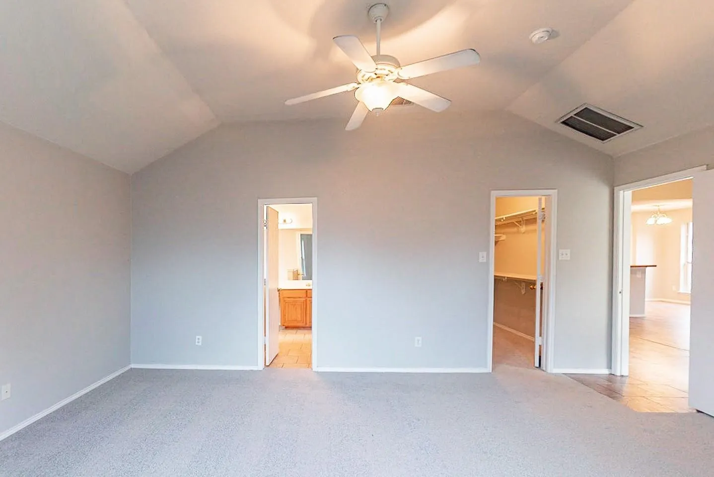 For Sale in Tarrant County , 8741 Lariat Circle, Fort Worth, Texas 76244, 3 Bedroom, 2 Bathroom, 2 Garage spaces, 0 Sqft, built in 2002, mls#21359392, Real Estate Agent in Fort Worth, Homes For Sale in Tarrant county, Homes For Sale in Fort Worth, Realtor in Fort Worth Texas, Real Estate Brokerage Independent Realty Texas, Luminita Cordes Realtor