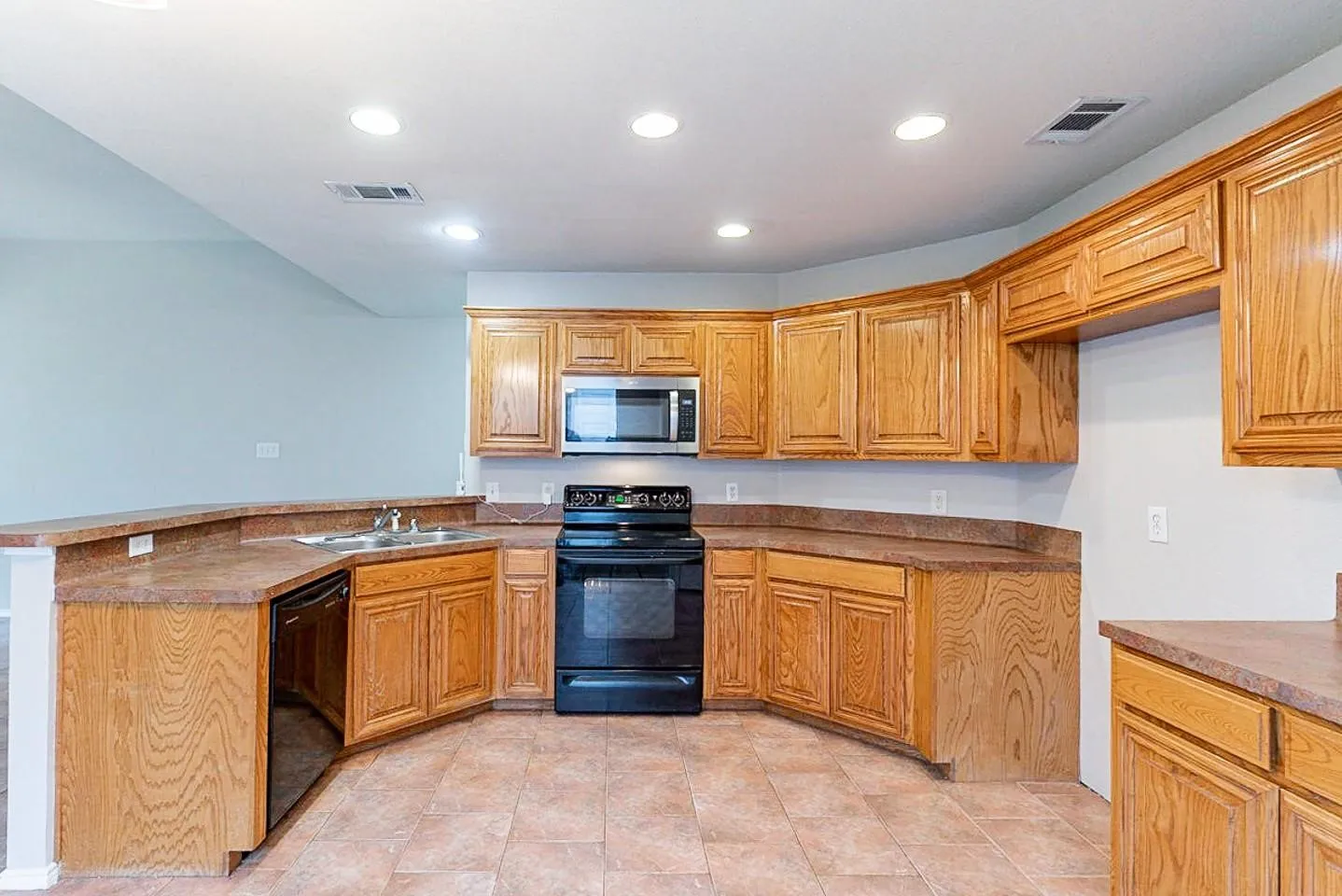 For Sale in Tarrant County , 8741 Lariat Circle, Fort Worth, Texas 76244, 3 Bedroom, 2 Bathroom, 2 Garage spaces, 0 Sqft, built in 2002, mls#21359392, Real Estate Agent in Fort Worth, Homes For Sale in Tarrant county, Homes For Sale in Fort Worth, Realtor in Fort Worth Texas, Real Estate Brokerage Independent Realty Texas, Luminita Cordes Realtor
