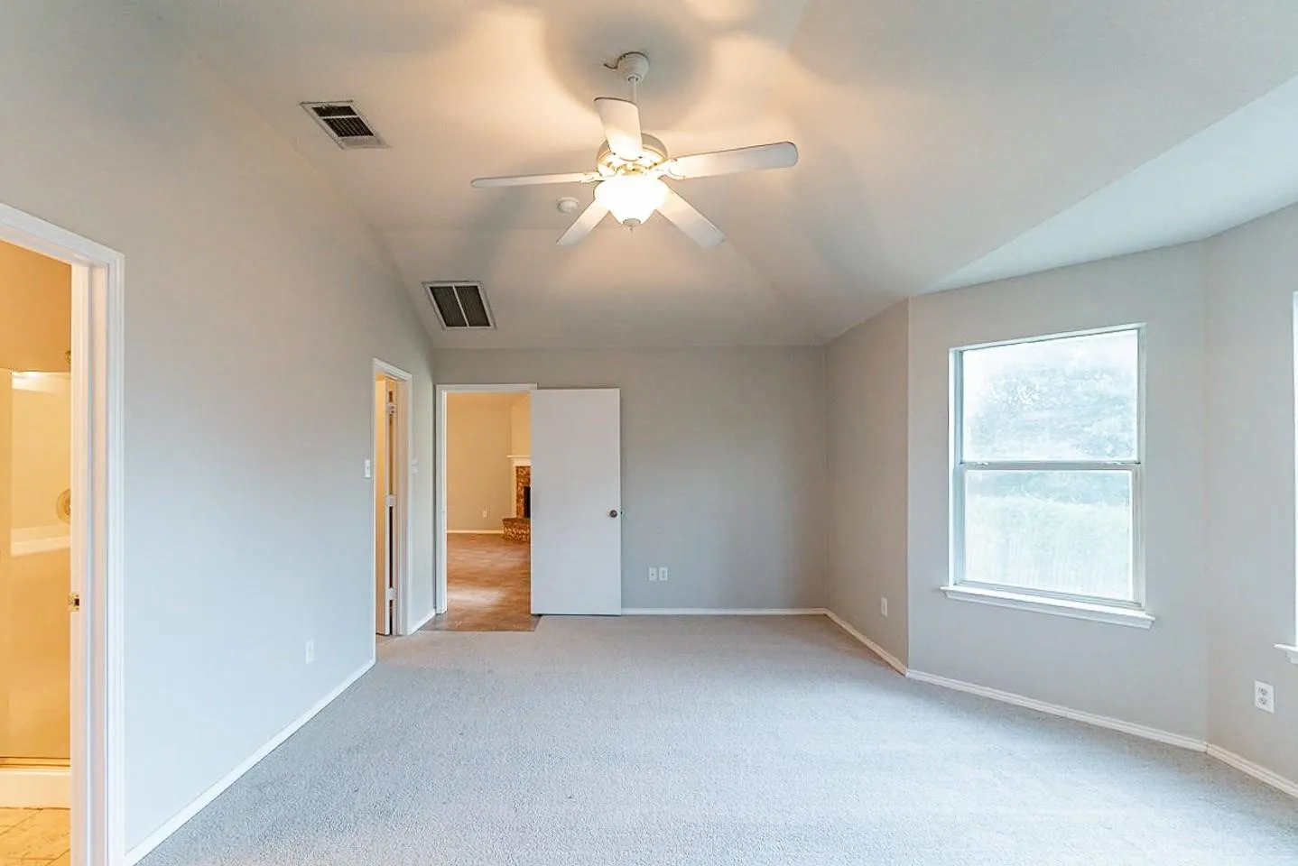 For Sale in Tarrant County , 8741 Lariat Circle, Fort Worth, Texas 76244, 3 Bedroom, 2 Bathroom, 2 Garage spaces, 0 Sqft, built in 2002, mls#21359392, Real Estate Agent in Fort Worth, Homes For Sale in Tarrant county, Homes For Sale in Fort Worth, Realtor in Fort Worth Texas, Real Estate Brokerage Independent Realty Texas, Luminita Cordes Realtor