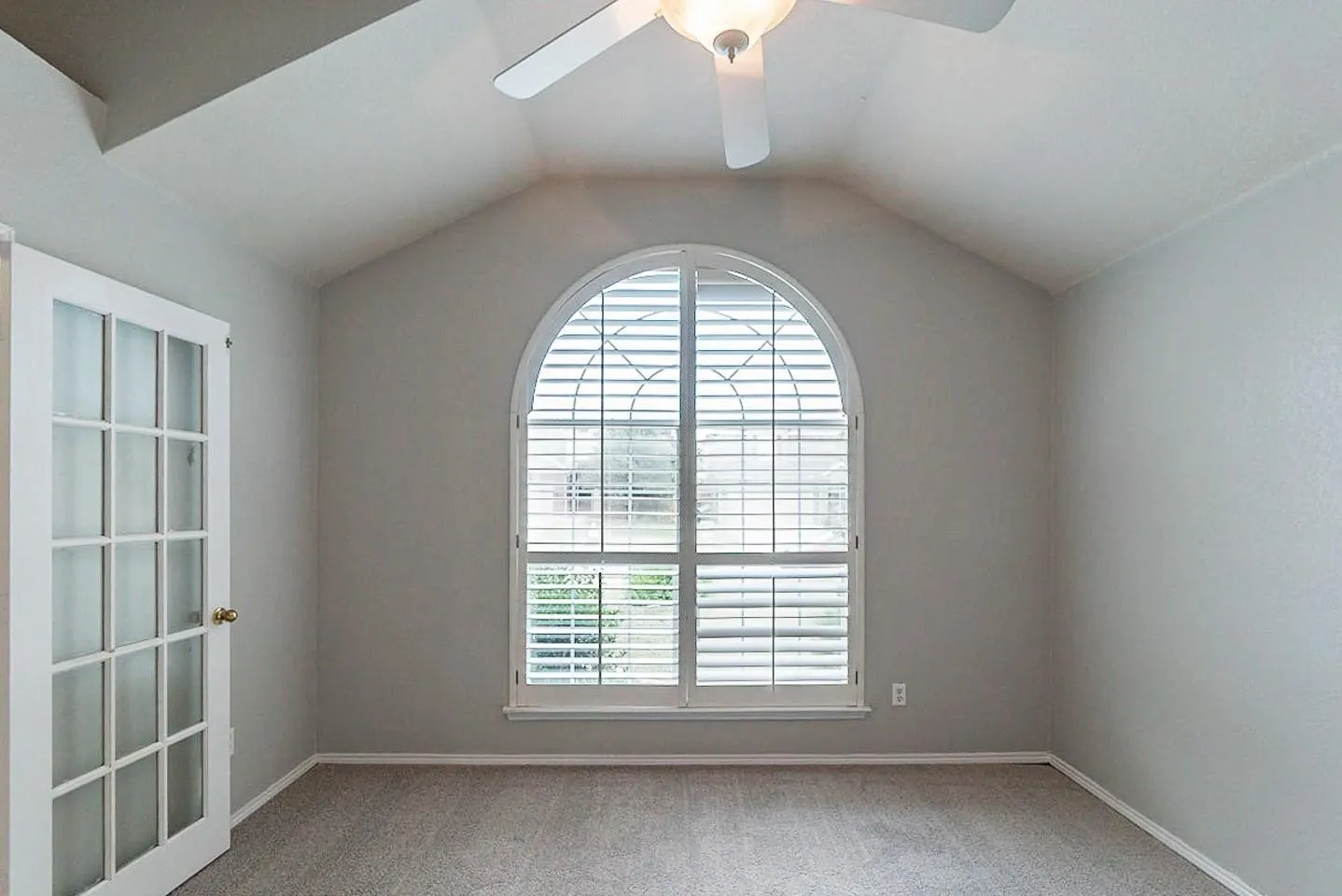 For Sale in Tarrant County , 8741 Lariat Circle, Fort Worth, Texas 76244, 3 Bedroom, 2 Bathroom, 2 Garage spaces, 0 Sqft, built in 2002, mls#21359392, Real Estate Agent in Fort Worth, Homes For Sale in Tarrant county, Homes For Sale in Fort Worth, Realtor in Fort Worth Texas, Real Estate Brokerage Independent Realty Texas, Luminita Cordes Realtor