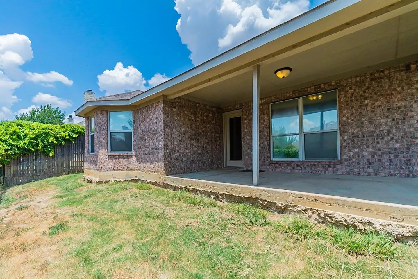 For Sale in Tarrant County , 8741 Lariat Circle, Fort Worth, Texas 76244, 3 Bedroom, 2 Bathroom, 2 Garage spaces, 0 Sqft, built in 2002, mls#21359392, Real Estate Agent in Fort Worth, Homes For Sale in Tarrant county, Homes For Sale in Fort Worth, Realtor in Fort Worth Texas, Real Estate Brokerage Independent Realty Texas, Luminita Cordes Realtor