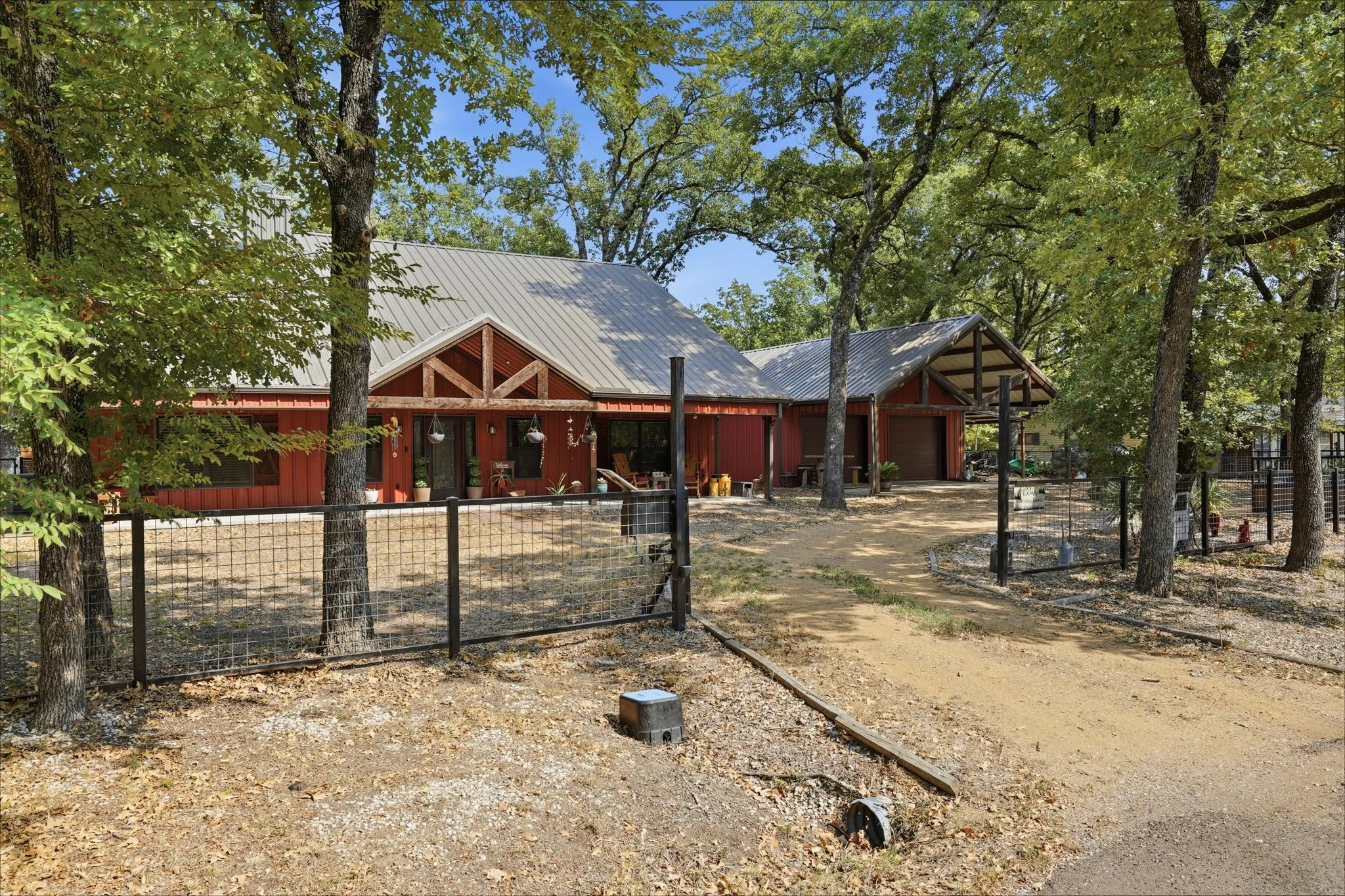 Single Family Residence For Sale in Hunt County , 1404 Grove Drive, West Tawakoni, Texas 75474, 3 Bedroom, 2 Bathroom, 2 Garage spaces, 1,607 Sqft, built in 2019, mls#21375697, Real Estate Agent in West Tawakoni, Homes For Sale in Hunt county, Homes For Sale in West Tawakoni, Realtor in West Tawakoni Texas, Real Estate Brokerage Independent Realty Texas, Luminita Cordes Realtor