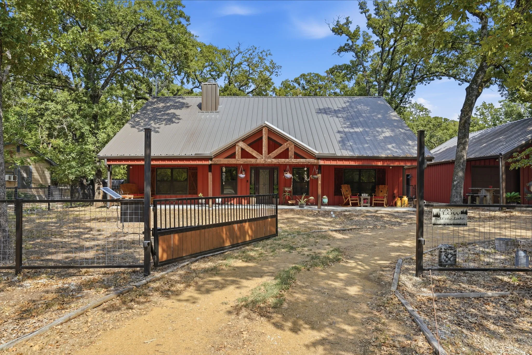 Single Family Residence For Sale in Hunt County , 1404 Grove Drive, West Tawakoni, Texas 75474, 3 Bedroom, 2 Bathroom, 2 Garage spaces, 1,607 Sqft, built in 2019, mls#21375697, Real Estate Agent in West Tawakoni, Homes For Sale in Hunt county, Homes For Sale in West Tawakoni, Realtor in West Tawakoni Texas, Real Estate Brokerage Independent Realty Texas, Luminita Cordes Realtor
