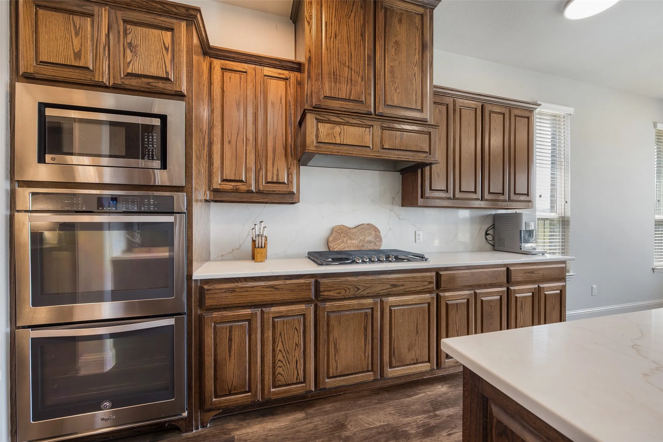 Wood-finish flooring with extensive wood cabinetry