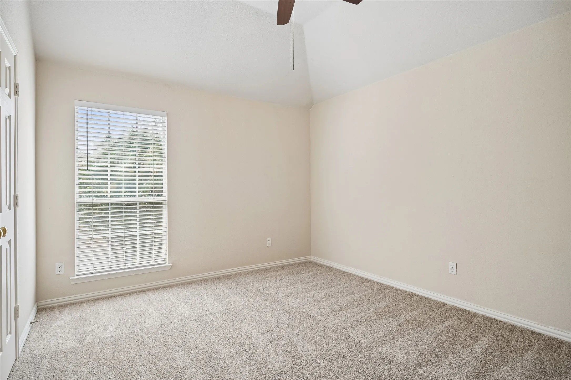 Single Family Residence For Sale in Collin County , 3029 Golden Gate Drive, Plano, Texas 75025, 4 Bedroom, 4 Bathroom, 2 Garage spaces, 2,763 Sqft, built in 1997, mls#21371178, Real Estate Agent in Plano, Homes For Sale in Collin county, Homes For Sale in Plano, Realtor in Plano Texas, Real Estate Brokerage Independent Realty Texas, Luminita Cordes Realtor