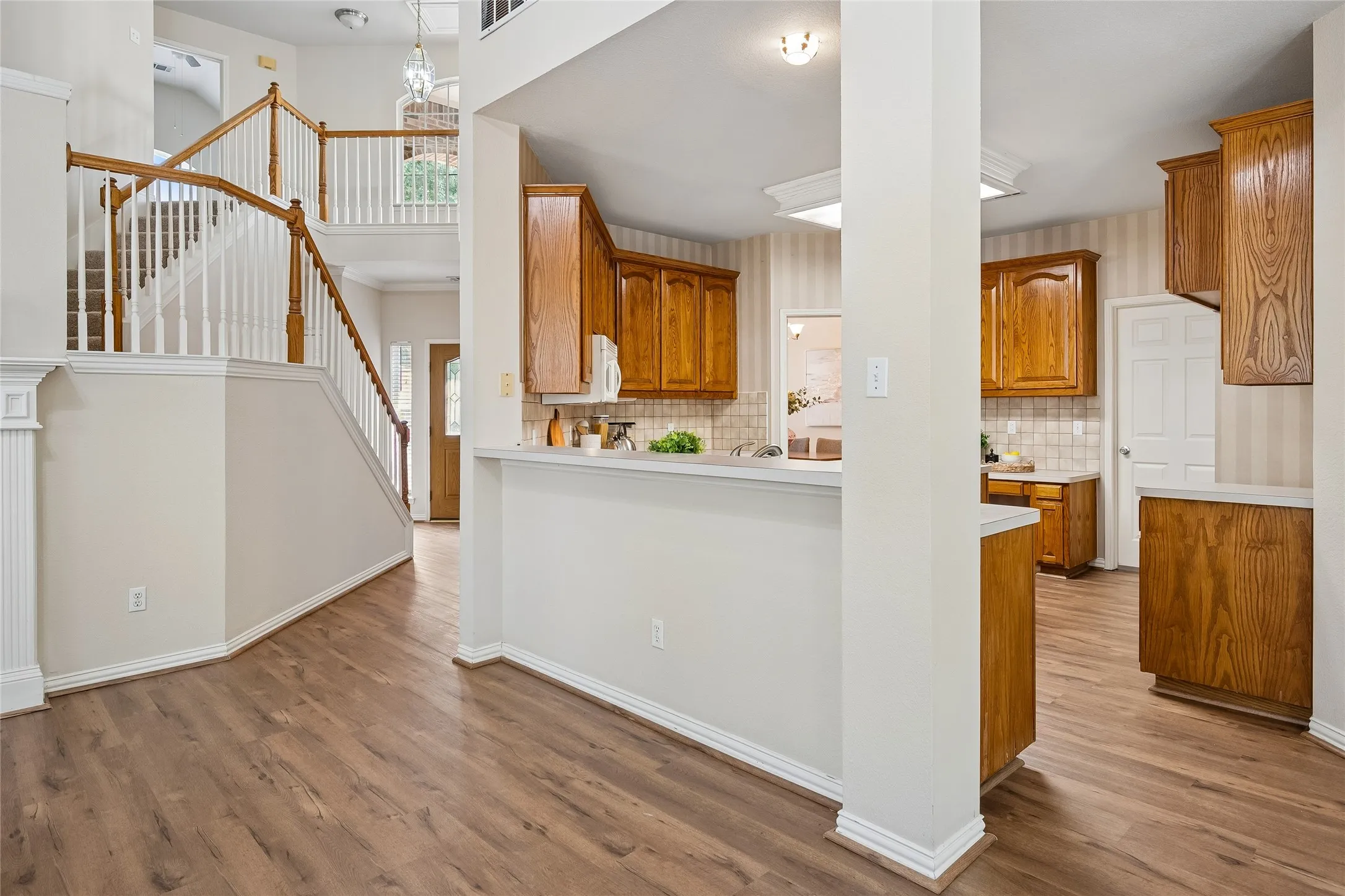 Single Family Residence For Sale in Collin County , 3029 Golden Gate Drive, Plano, Texas 75025, 4 Bedroom, 4 Bathroom, 2 Garage spaces, 2,763 Sqft, built in 1997, mls#21371178, Real Estate Agent in Plano, Homes For Sale in Collin county, Homes For Sale in Plano, Realtor in Plano Texas, Real Estate Brokerage Independent Realty Texas, Luminita Cordes Realtor