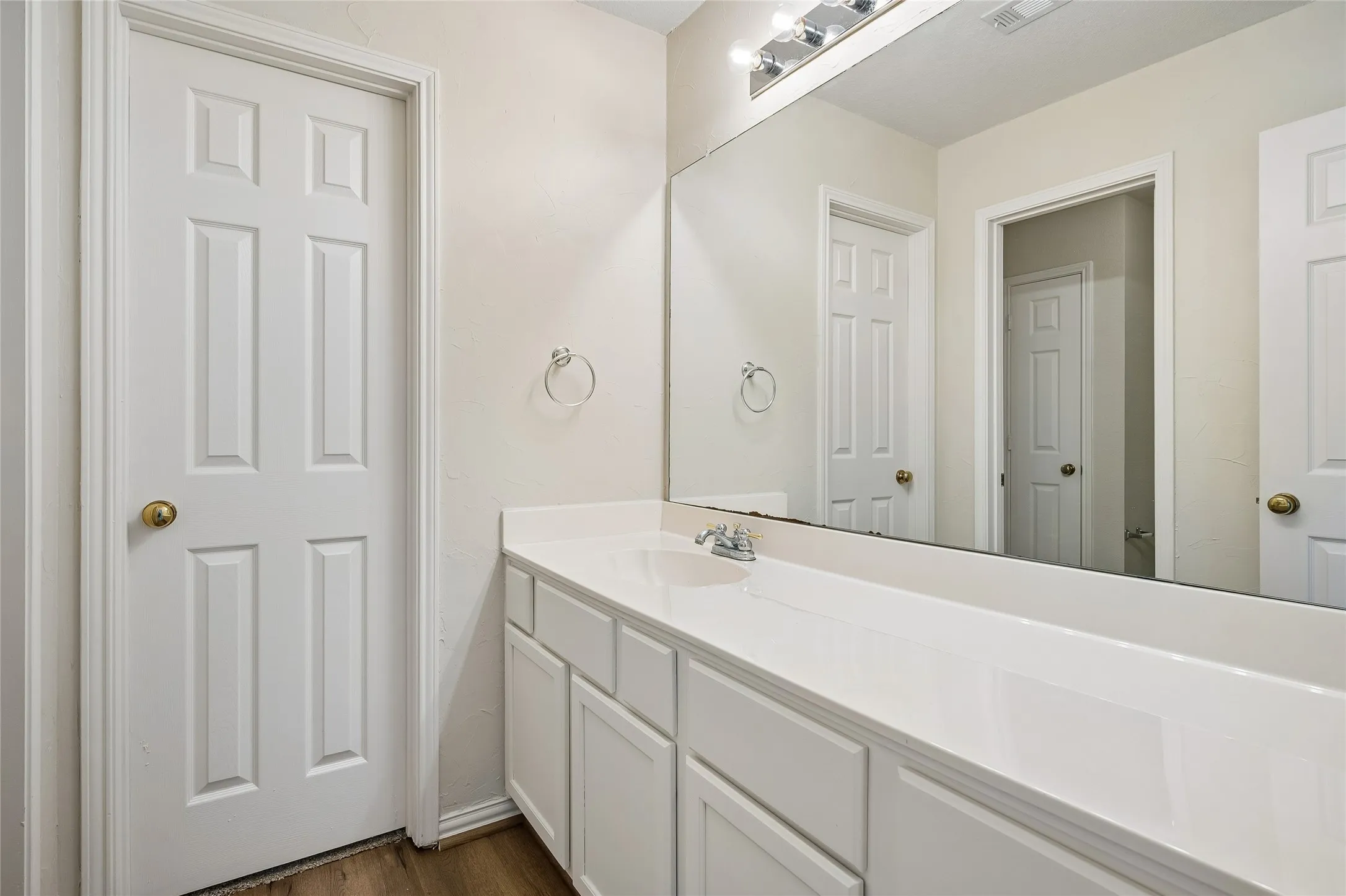 Single Family Residence For Sale in Collin County , 3029 Golden Gate Drive, Plano, Texas 75025, 4 Bedroom, 4 Bathroom, 2 Garage spaces, 2,763 Sqft, built in 1997, mls#21371178, Real Estate Agent in Plano, Homes For Sale in Collin county, Homes For Sale in Plano, Realtor in Plano Texas, Real Estate Brokerage Independent Realty Texas, Luminita Cordes Realtor
