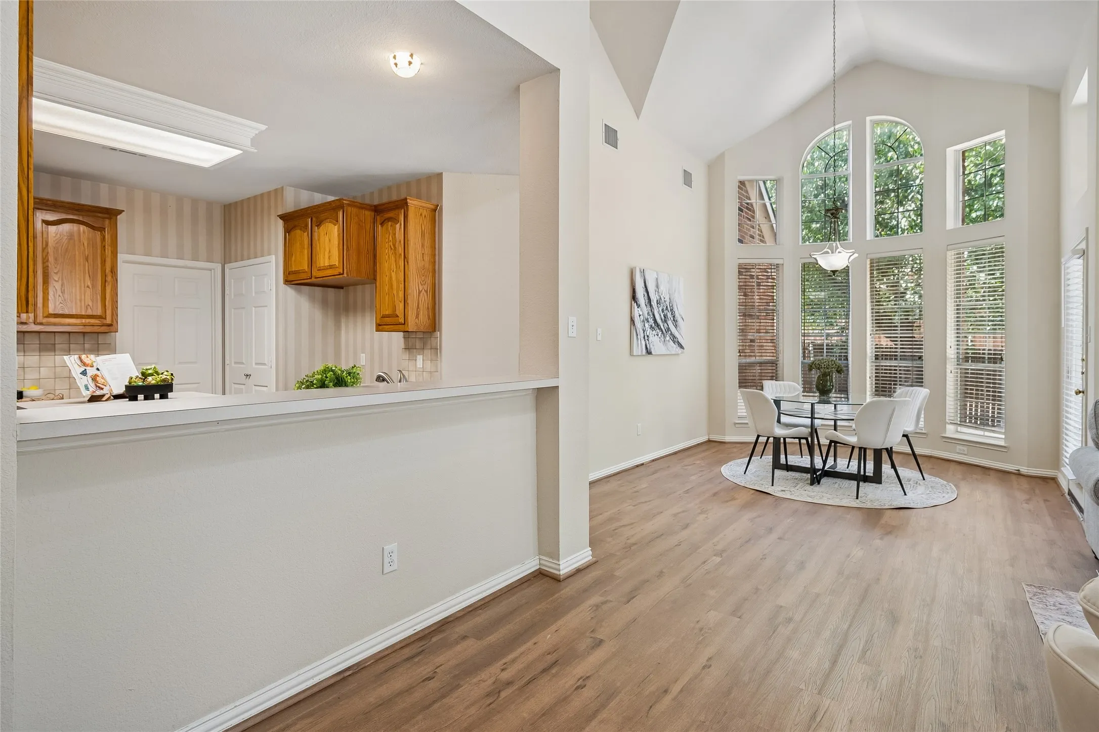 Single Family Residence For Sale in Collin County , 3029 Golden Gate Drive, Plano, Texas 75025, 4 Bedroom, 4 Bathroom, 2 Garage spaces, 2,763 Sqft, built in 1997, mls#21371178, Real Estate Agent in Plano, Homes For Sale in Collin county, Homes For Sale in Plano, Realtor in Plano Texas, Real Estate Brokerage Independent Realty Texas, Luminita Cordes Realtor