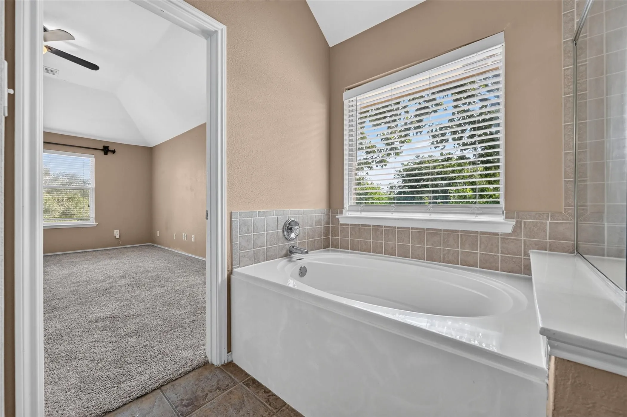 Single Family Residence For Sale in Collin County , 9300 Bedford Lane, Mc Kinney, Texas 75071, 5 Bedroom, 3 Bathroom, 2 Garage spaces, 3,138 Sqft, built in 2000, mls#21374108, Real Estate Agent in Mc Kinney, Homes For Sale in Collin county, Homes For Sale in Mc Kinney, Realtor in Mc Kinney Texas, Real Estate Brokerage Independent Realty Texas, Luminita Cordes Realtor