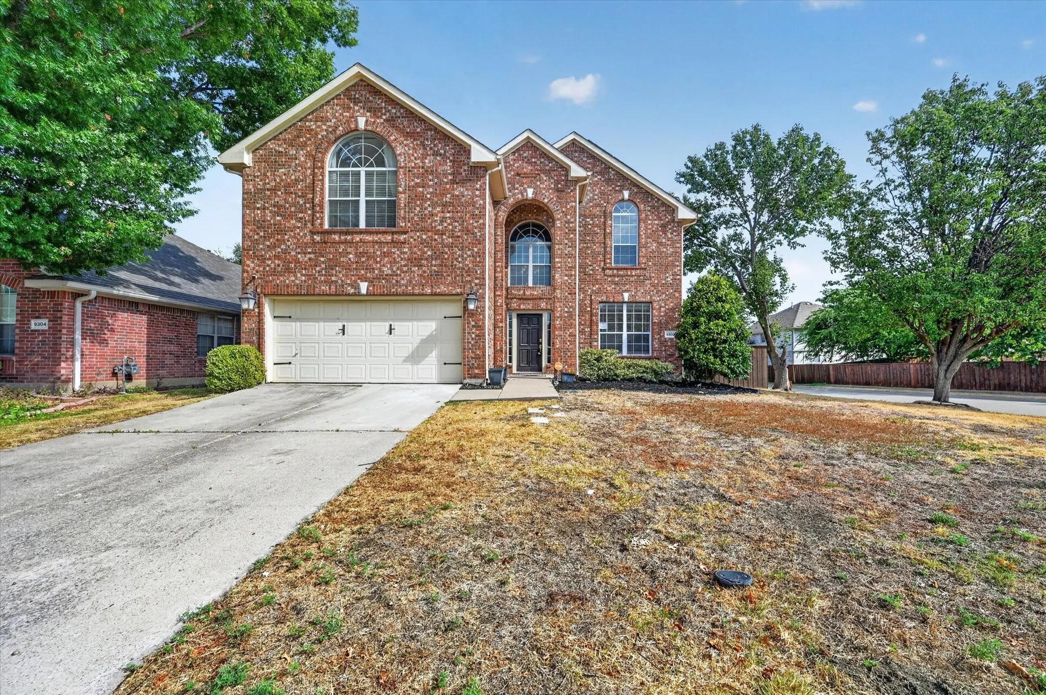 Single Family Residence For Sale in Collin County , 9300 Bedford Lane, Mc Kinney, Texas 75071, 5 Bedroom, 3 Bathroom, 2 Garage spaces, 3,138 Sqft, built in 2000, mls#21374108, Real Estate Agent in Mc Kinney, Homes For Sale in Collin county, Homes For Sale in Mc Kinney, Realtor in Mc Kinney Texas, Real Estate Brokerage Independent Realty Texas, Luminita Cordes Realtor