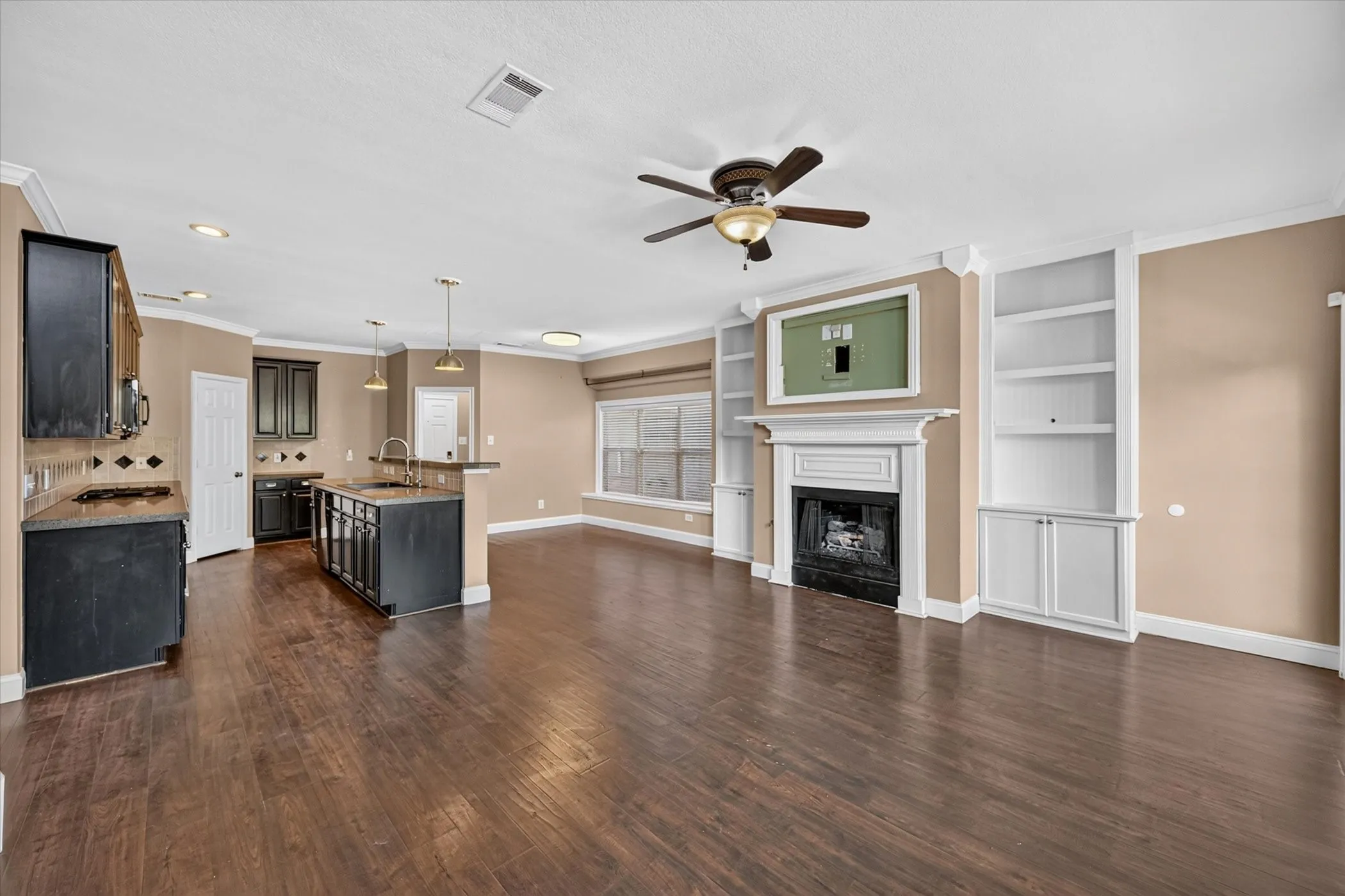 Single Family Residence For Sale in Collin County , 9300 Bedford Lane, Mc Kinney, Texas 75071, 5 Bedroom, 3 Bathroom, 2 Garage spaces, 3,138 Sqft, built in 2000, mls#21374108, Real Estate Agent in Mc Kinney, Homes For Sale in Collin county, Homes For Sale in Mc Kinney, Realtor in Mc Kinney Texas, Real Estate Brokerage Independent Realty Texas, Luminita Cordes Realtor