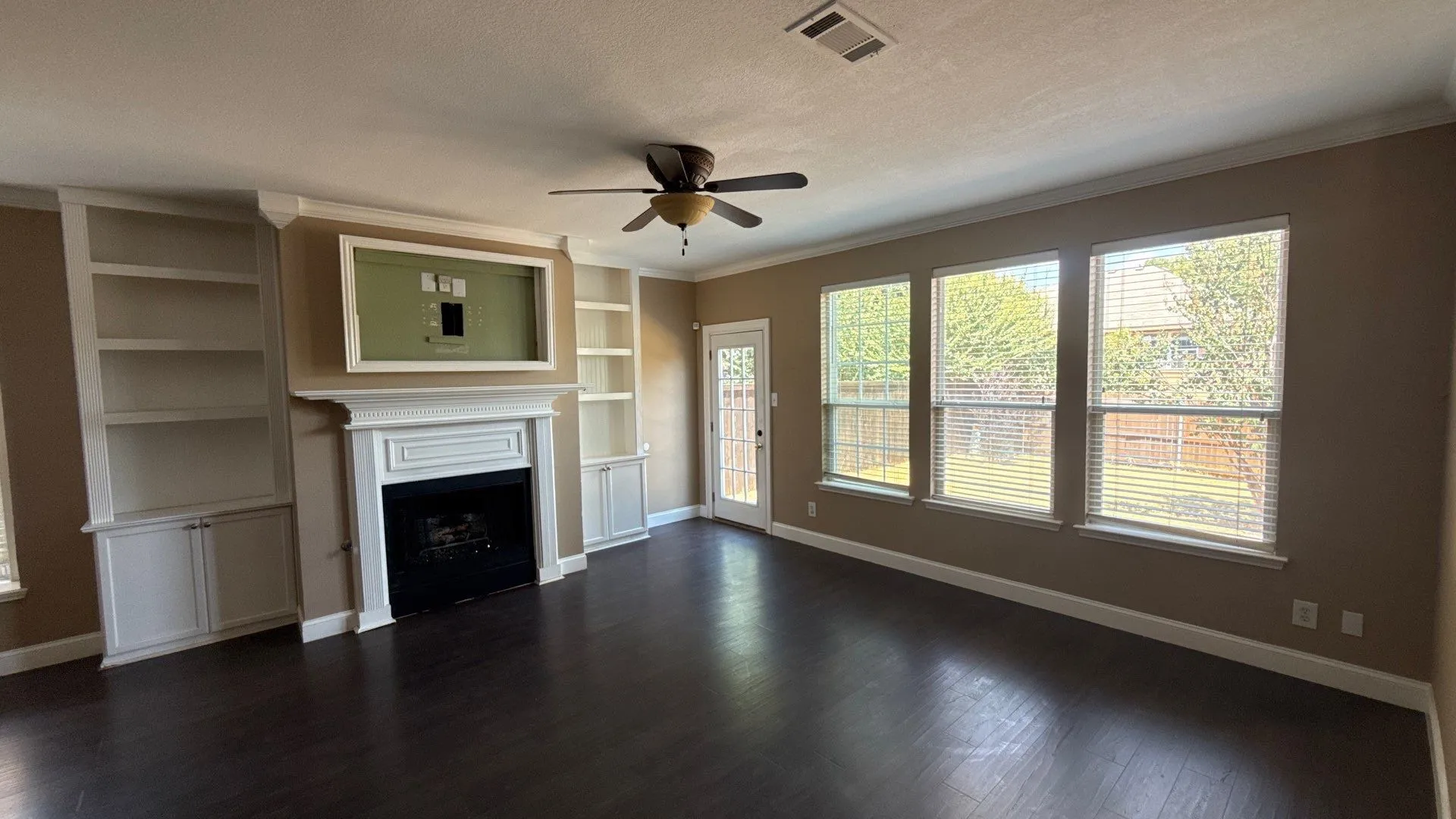 Single Family Residence For Sale in Collin County , 9300 Bedford Lane, Mc Kinney, Texas 75071, 5 Bedroom, 3 Bathroom, 2 Garage spaces, 3,138 Sqft, built in 2000, mls#21374108, Real Estate Agent in Mc Kinney, Homes For Sale in Collin county, Homes For Sale in Mc Kinney, Realtor in Mc Kinney Texas, Real Estate Brokerage Independent Realty Texas, Luminita Cordes Realtor