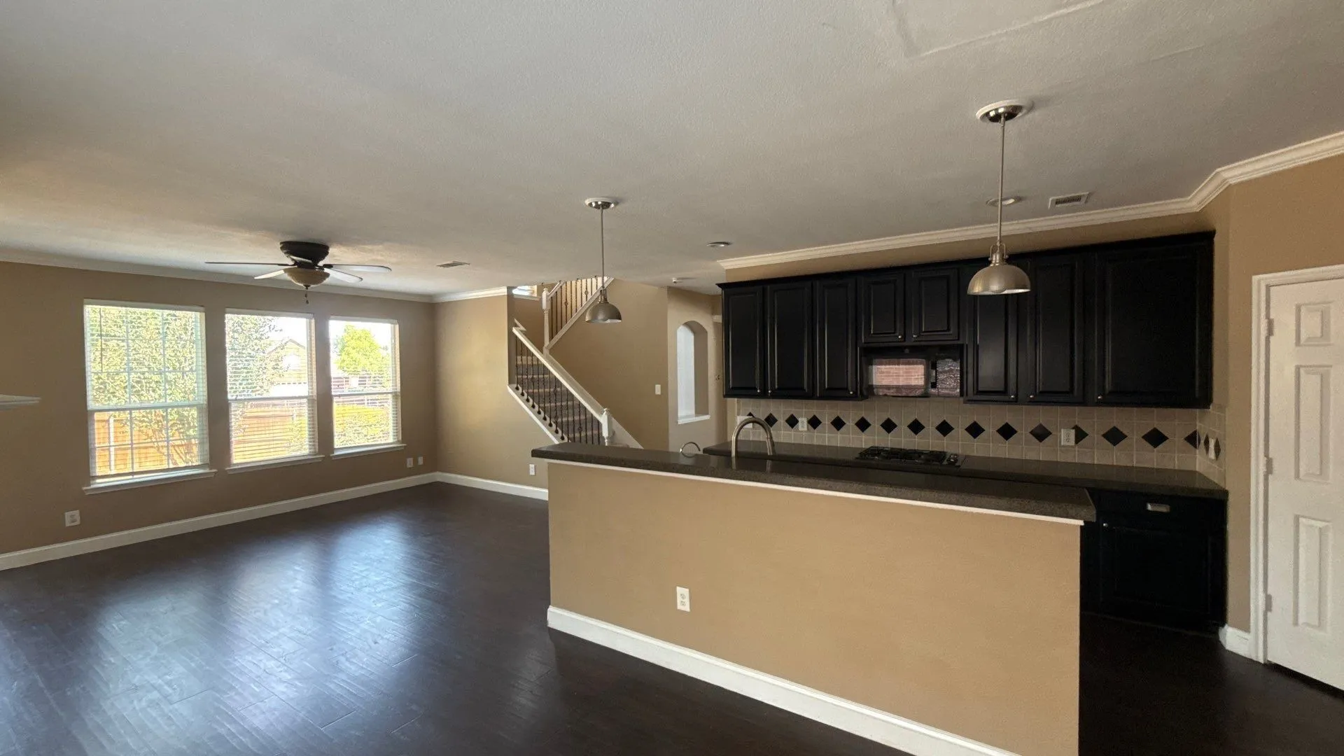 Single Family Residence For Sale in Collin County , 9300 Bedford Lane, Mc Kinney, Texas 75071, 5 Bedroom, 3 Bathroom, 2 Garage spaces, 3,138 Sqft, built in 2000, mls#21374108, Real Estate Agent in Mc Kinney, Homes For Sale in Collin county, Homes For Sale in Mc Kinney, Realtor in Mc Kinney Texas, Real Estate Brokerage Independent Realty Texas, Luminita Cordes Realtor