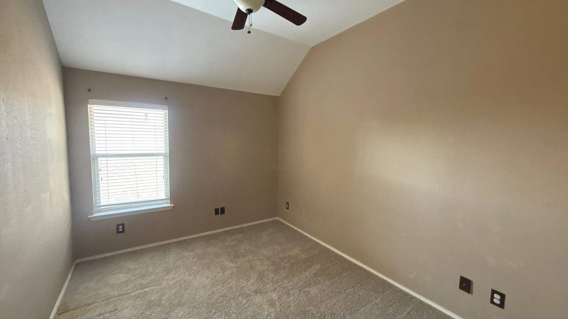 Single Family Residence For Sale in Collin County , 9300 Bedford Lane, Mc Kinney, Texas 75071, 5 Bedroom, 3 Bathroom, 2 Garage spaces, 3,138 Sqft, built in 2000, mls#21374108, Real Estate Agent in Mc Kinney, Homes For Sale in Collin county, Homes For Sale in Mc Kinney, Realtor in Mc Kinney Texas, Real Estate Brokerage Independent Realty Texas, Luminita Cordes Realtor
