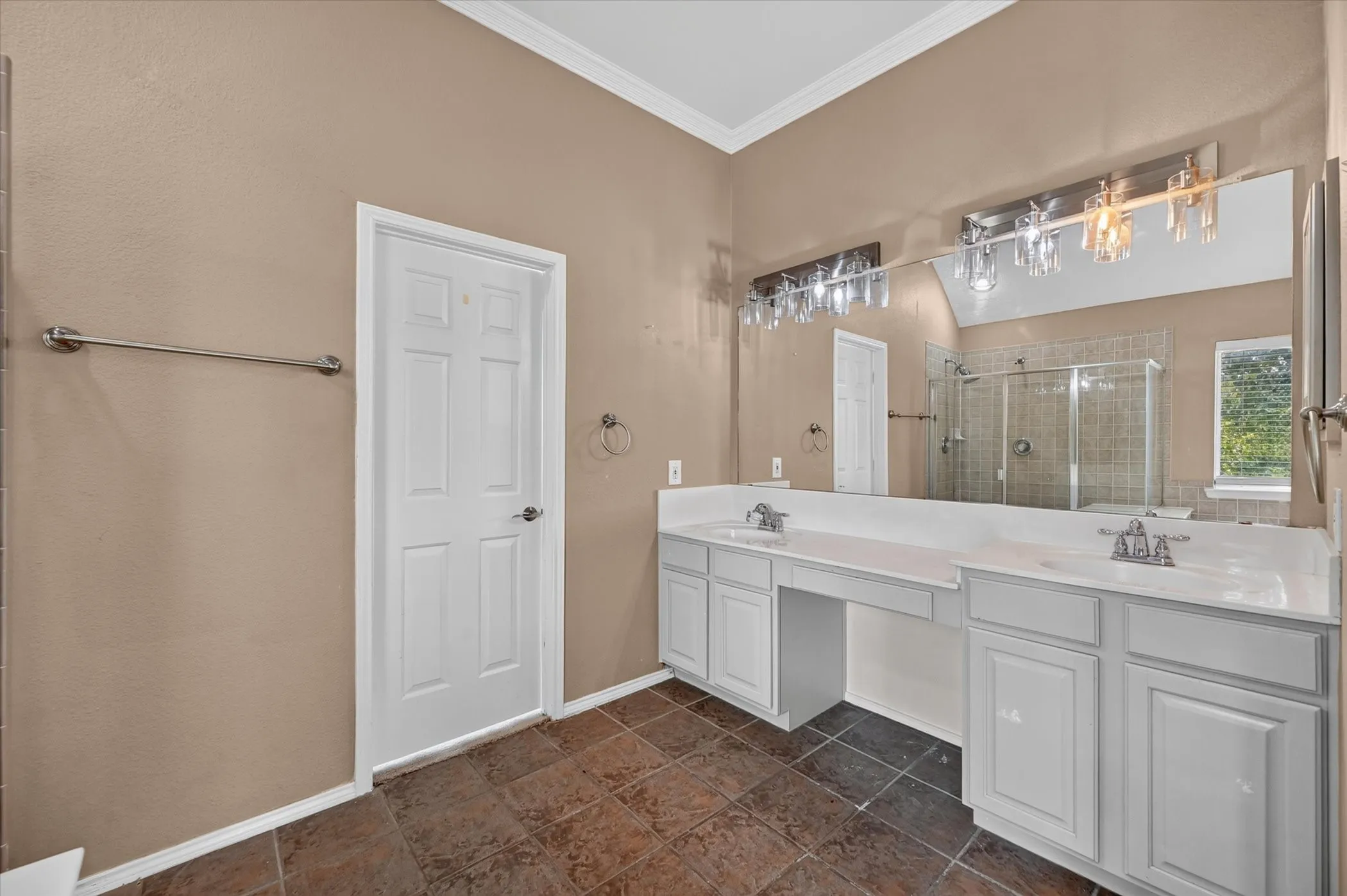 Single Family Residence For Sale in Collin County , 9300 Bedford Lane, Mc Kinney, Texas 75071, 5 Bedroom, 3 Bathroom, 2 Garage spaces, 3,138 Sqft, built in 2000, mls#21374108, Real Estate Agent in Mc Kinney, Homes For Sale in Collin county, Homes For Sale in Mc Kinney, Realtor in Mc Kinney Texas, Real Estate Brokerage Independent Realty Texas, Luminita Cordes Realtor