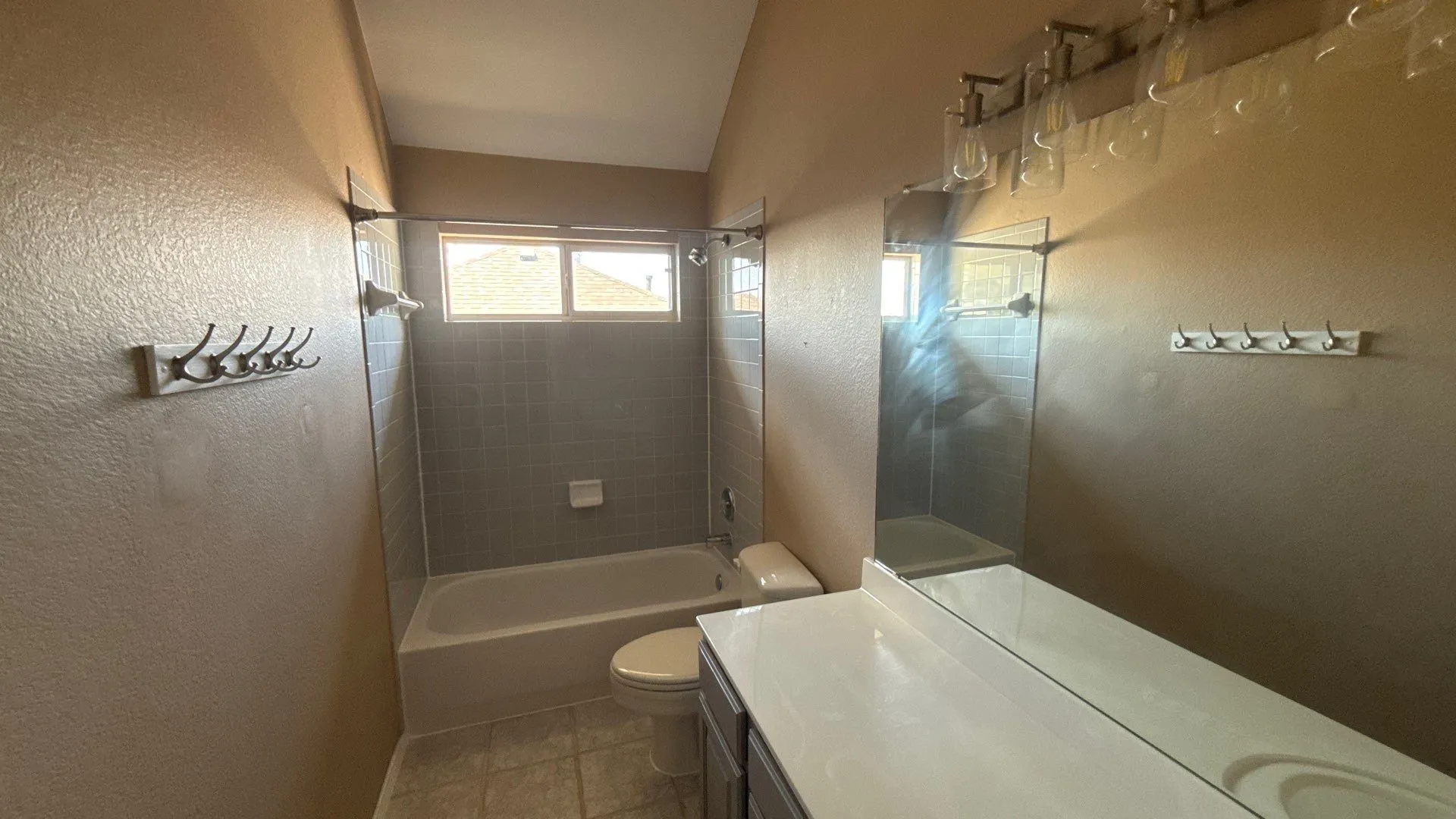 Single Family Residence For Sale in Collin County , 9300 Bedford Lane, Mc Kinney, Texas 75071, 5 Bedroom, 3 Bathroom, 2 Garage spaces, 3,138 Sqft, built in 2000, mls#21374108, Real Estate Agent in Mc Kinney, Homes For Sale in Collin county, Homes For Sale in Mc Kinney, Realtor in Mc Kinney Texas, Real Estate Brokerage Independent Realty Texas, Luminita Cordes Realtor