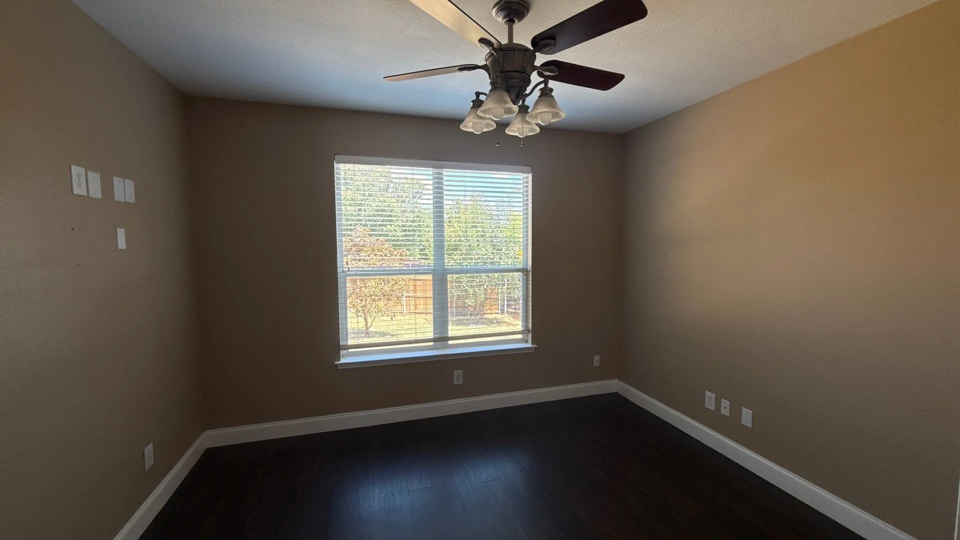 Single Family Residence For Sale in Collin County , 9300 Bedford Lane, Mc Kinney, Texas 75071, 5 Bedroom, 3 Bathroom, 2 Garage spaces, 3,138 Sqft, built in 2000, mls#21374108, Real Estate Agent in Mc Kinney, Homes For Sale in Collin county, Homes For Sale in Mc Kinney, Realtor in Mc Kinney Texas, Real Estate Brokerage Independent Realty Texas, Luminita Cordes Realtor