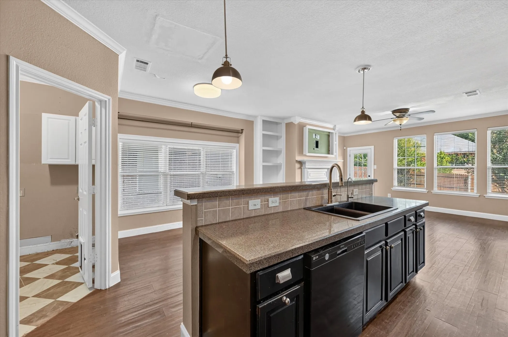 Single Family Residence For Sale in Collin County , 9300 Bedford Lane, Mc Kinney, Texas 75071, 5 Bedroom, 3 Bathroom, 2 Garage spaces, 3,138 Sqft, built in 2000, mls#21374108, Real Estate Agent in Mc Kinney, Homes For Sale in Collin county, Homes For Sale in Mc Kinney, Realtor in Mc Kinney Texas, Real Estate Brokerage Independent Realty Texas, Luminita Cordes Realtor