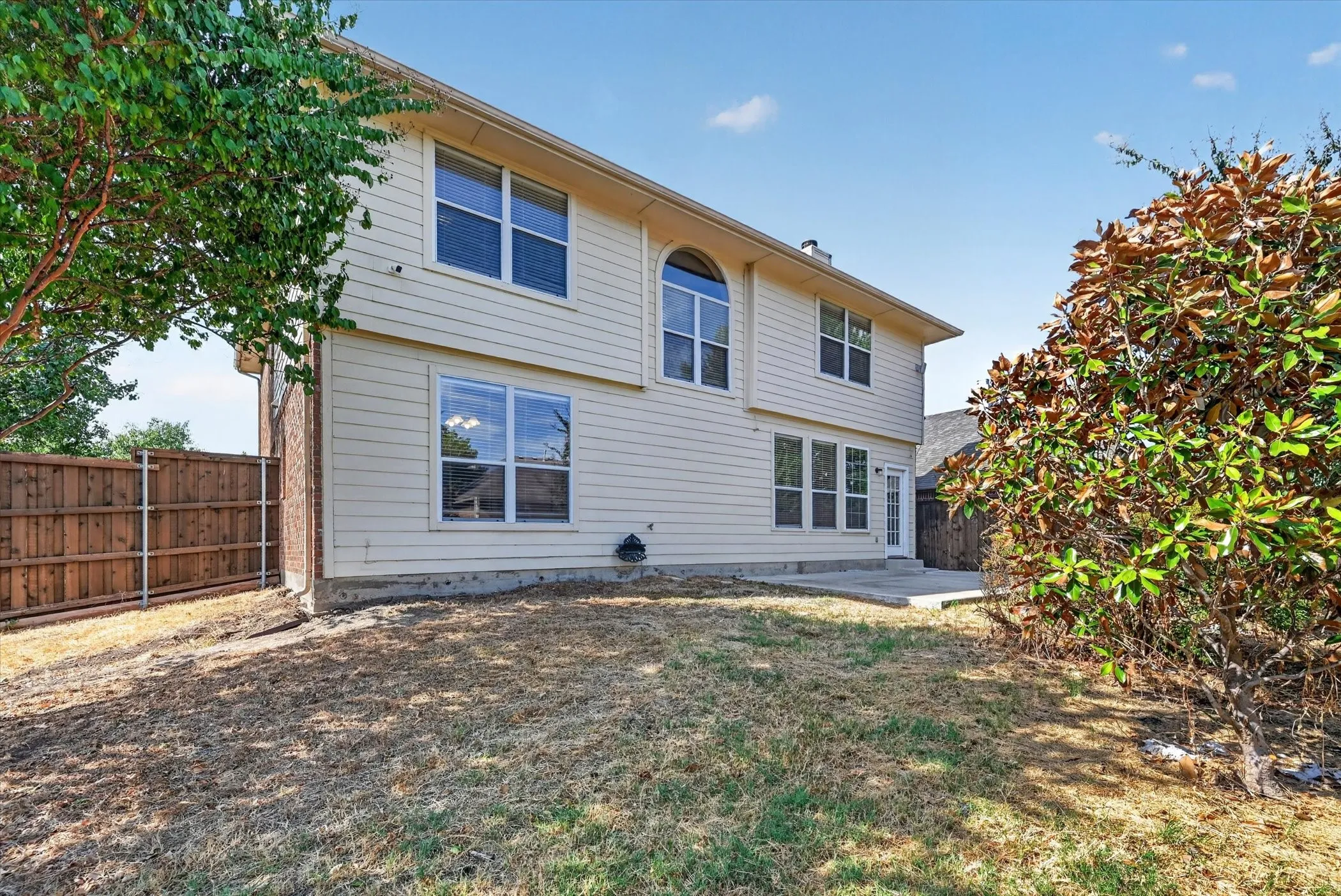 Single Family Residence For Sale in Collin County , 9300 Bedford Lane, Mc Kinney, Texas 75071, 5 Bedroom, 3 Bathroom, 2 Garage spaces, 3,138 Sqft, built in 2000, mls#21374108, Real Estate Agent in Mc Kinney, Homes For Sale in Collin county, Homes For Sale in Mc Kinney, Realtor in Mc Kinney Texas, Real Estate Brokerage Independent Realty Texas, Luminita Cordes Realtor