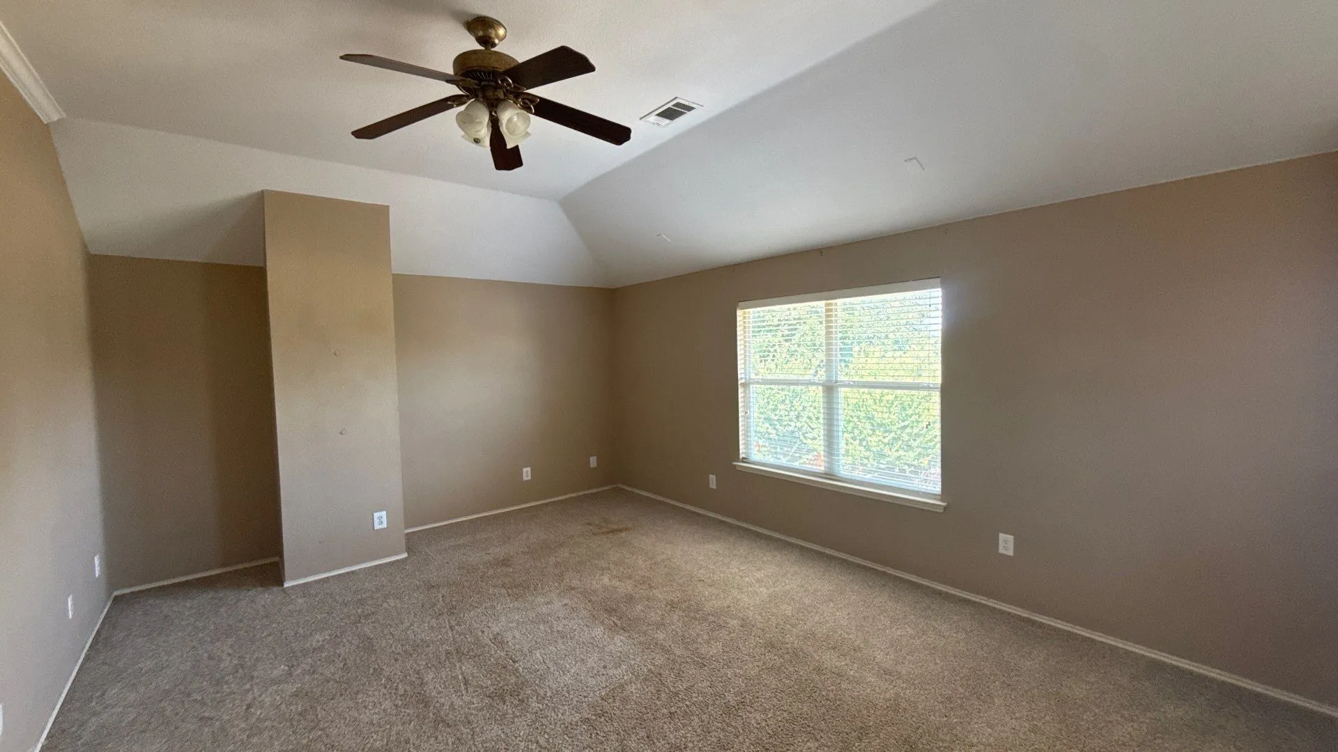 Single Family Residence For Sale in Collin County , 9300 Bedford Lane, Mc Kinney, Texas 75071, 5 Bedroom, 3 Bathroom, 2 Garage spaces, 3,138 Sqft, built in 2000, mls#21374108, Real Estate Agent in Mc Kinney, Homes For Sale in Collin county, Homes For Sale in Mc Kinney, Realtor in Mc Kinney Texas, Real Estate Brokerage Independent Realty Texas, Luminita Cordes Realtor