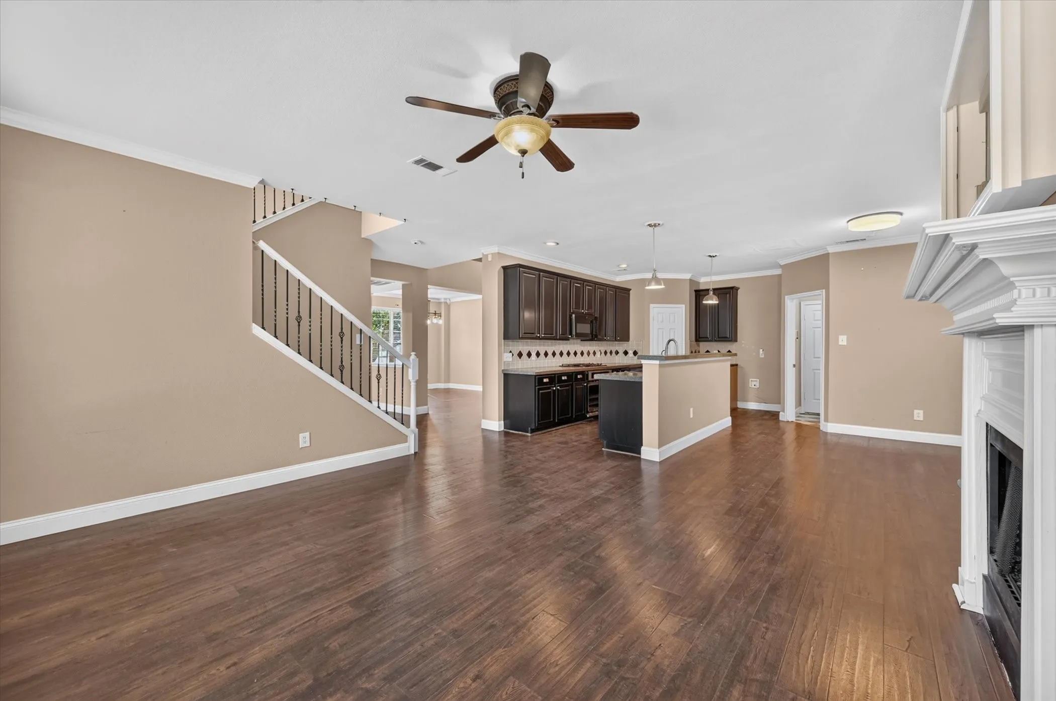 Single Family Residence For Sale in Collin County , 9300 Bedford Lane, Mc Kinney, Texas 75071, 5 Bedroom, 3 Bathroom, 2 Garage spaces, 3,138 Sqft, built in 2000, mls#21374108, Real Estate Agent in Mc Kinney, Homes For Sale in Collin county, Homes For Sale in Mc Kinney, Realtor in Mc Kinney Texas, Real Estate Brokerage Independent Realty Texas, Luminita Cordes Realtor