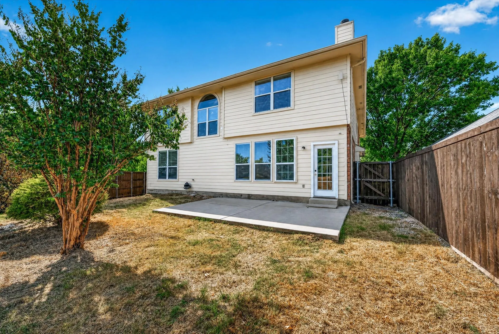 Single Family Residence For Sale in Collin County , 9300 Bedford Lane, Mc Kinney, Texas 75071, 5 Bedroom, 3 Bathroom, 2 Garage spaces, 3,138 Sqft, built in 2000, mls#21374108, Real Estate Agent in Mc Kinney, Homes For Sale in Collin county, Homes For Sale in Mc Kinney, Realtor in Mc Kinney Texas, Real Estate Brokerage Independent Realty Texas, Luminita Cordes Realtor