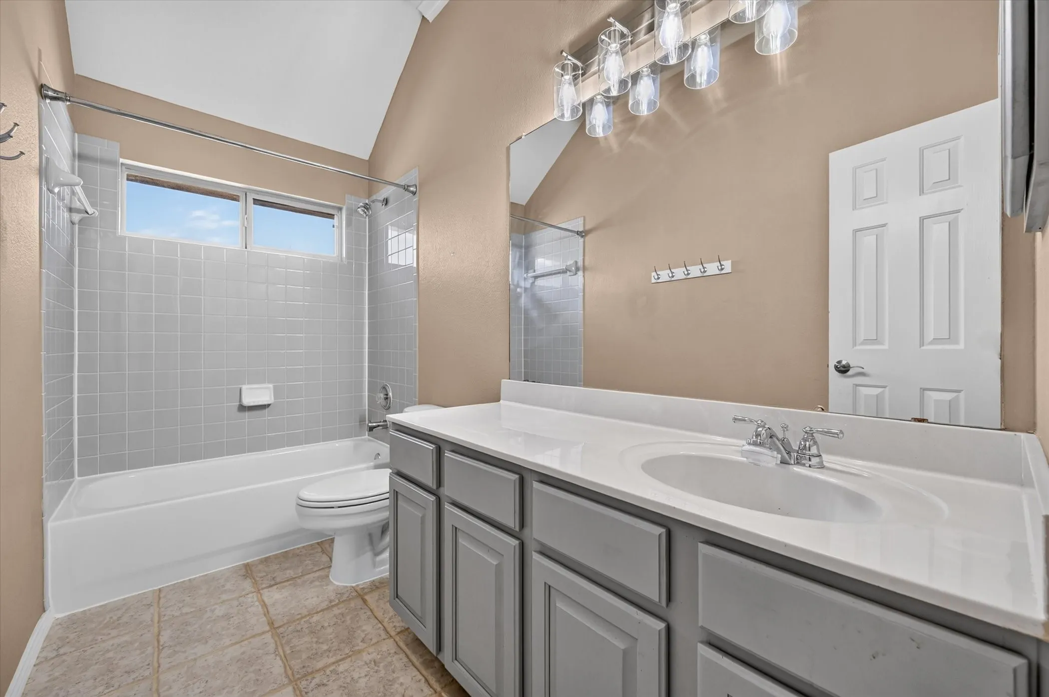 Single Family Residence For Sale in Collin County , 9300 Bedford Lane, Mc Kinney, Texas 75071, 5 Bedroom, 3 Bathroom, 2 Garage spaces, 3,138 Sqft, built in 2000, mls#21374108, Real Estate Agent in Mc Kinney, Homes For Sale in Collin county, Homes For Sale in Mc Kinney, Realtor in Mc Kinney Texas, Real Estate Brokerage Independent Realty Texas, Luminita Cordes Realtor